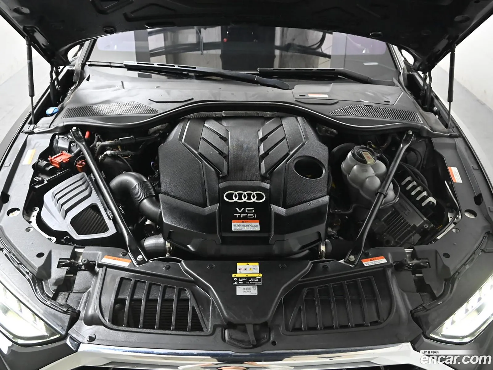 Audi A8 2023 — 4