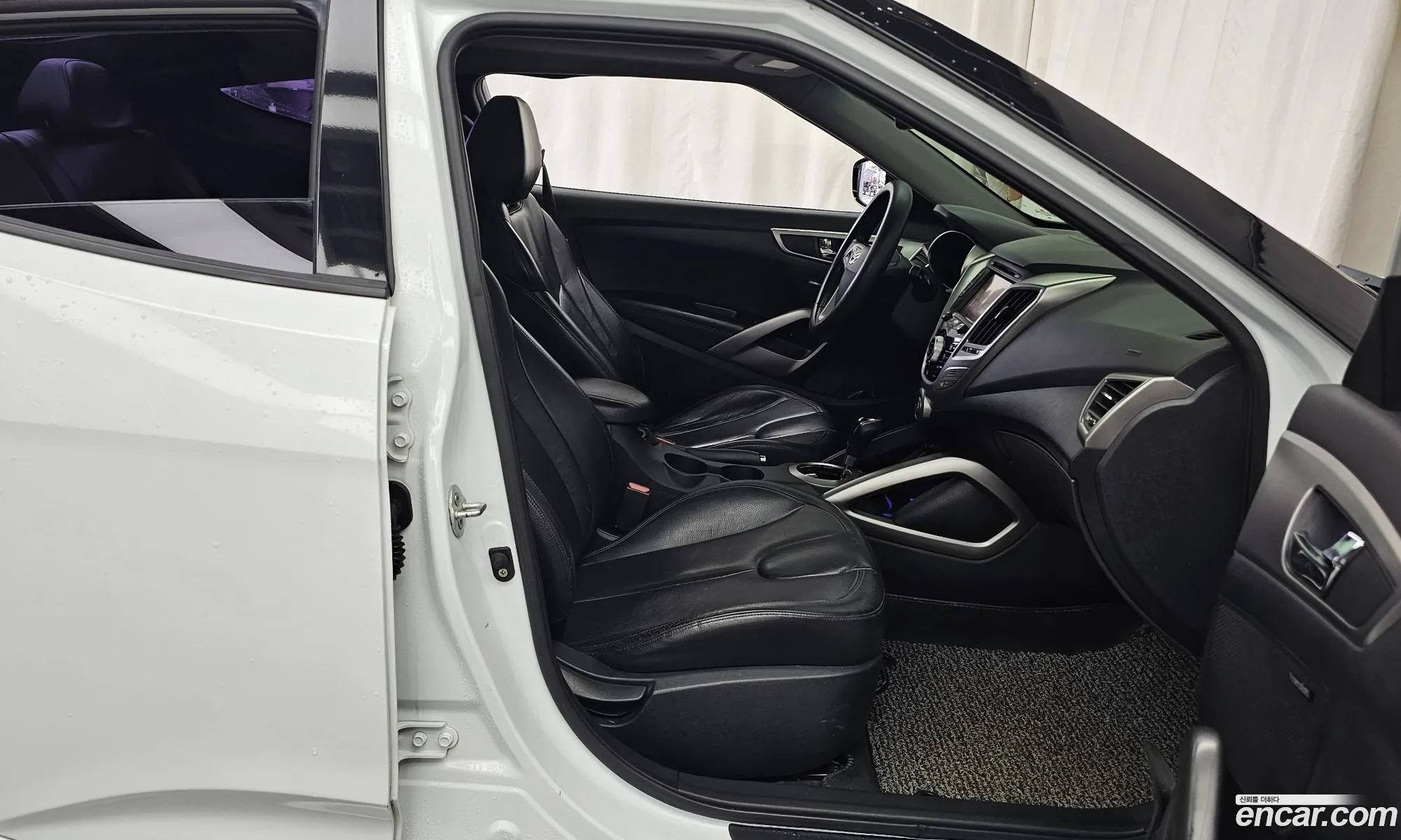 Hyundai Veloster 2012 — 16