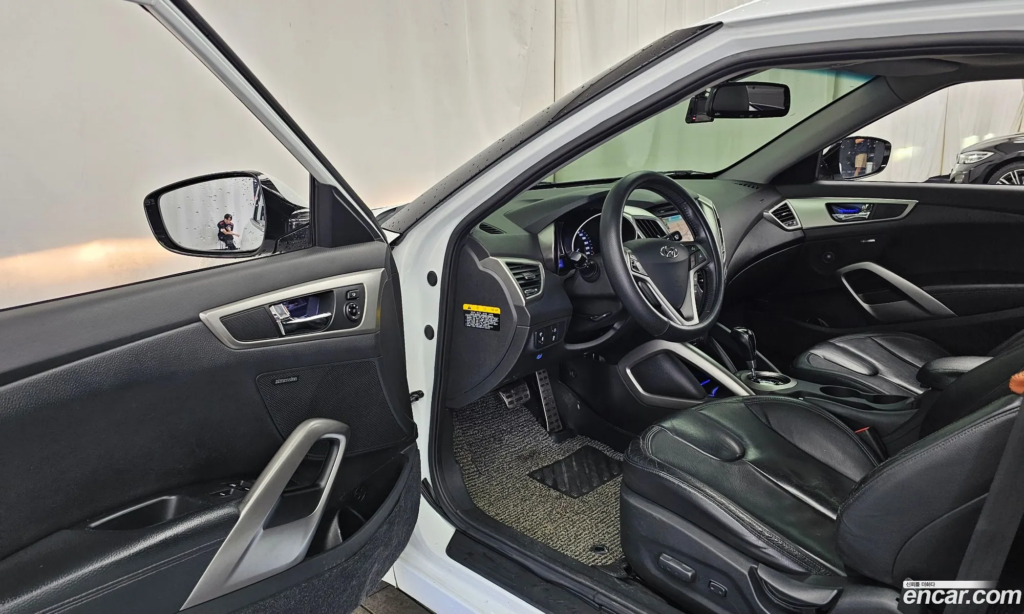 Hyundai Veloster 2012 — 29