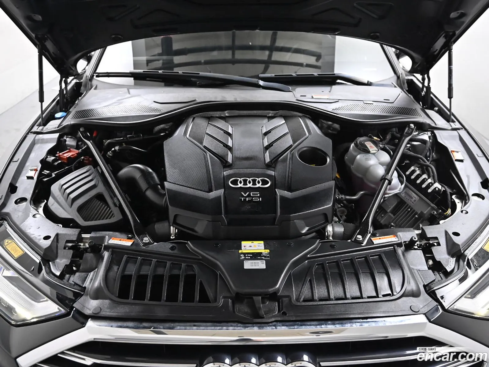Audi A8 2021 — 3