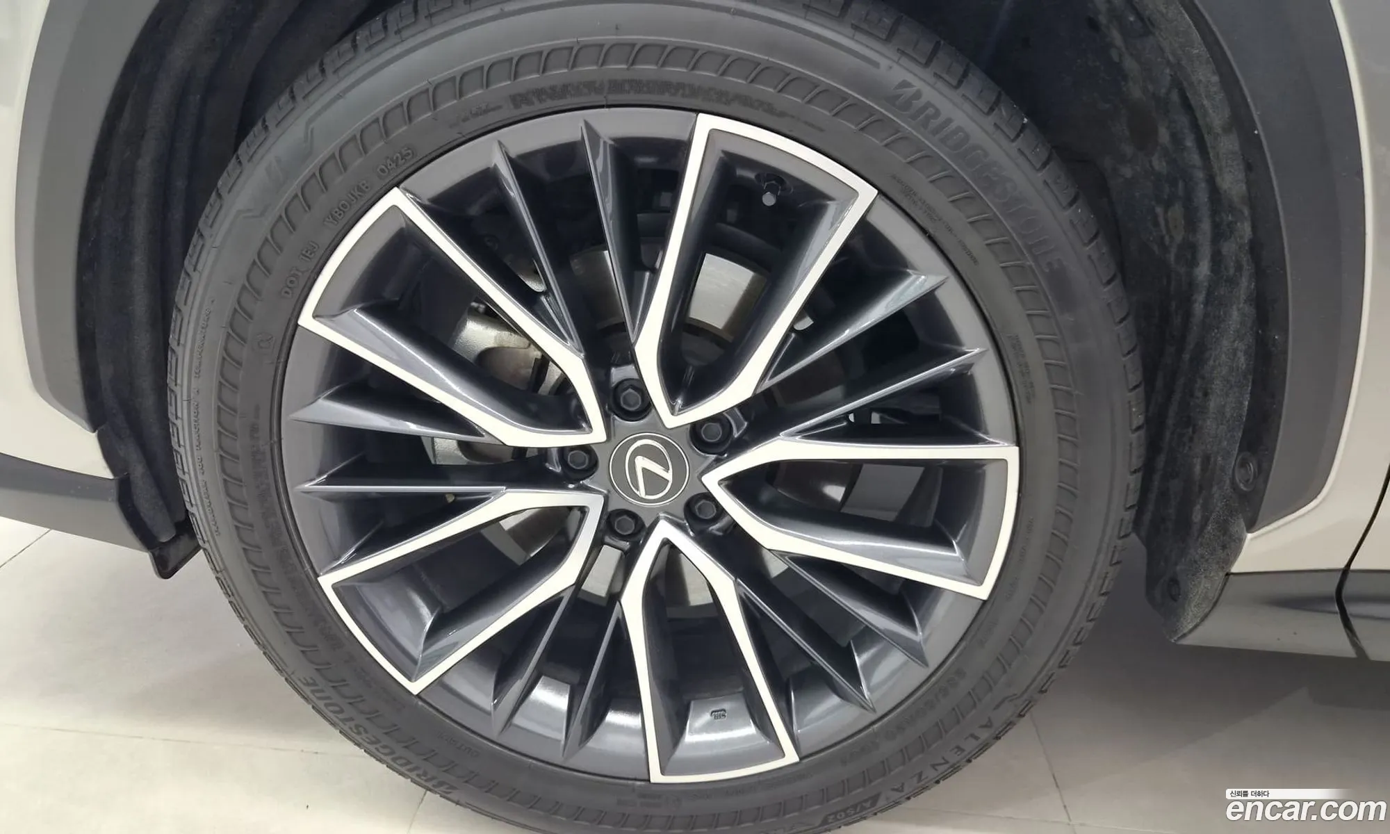 Lexus NX350h 2025 — 14