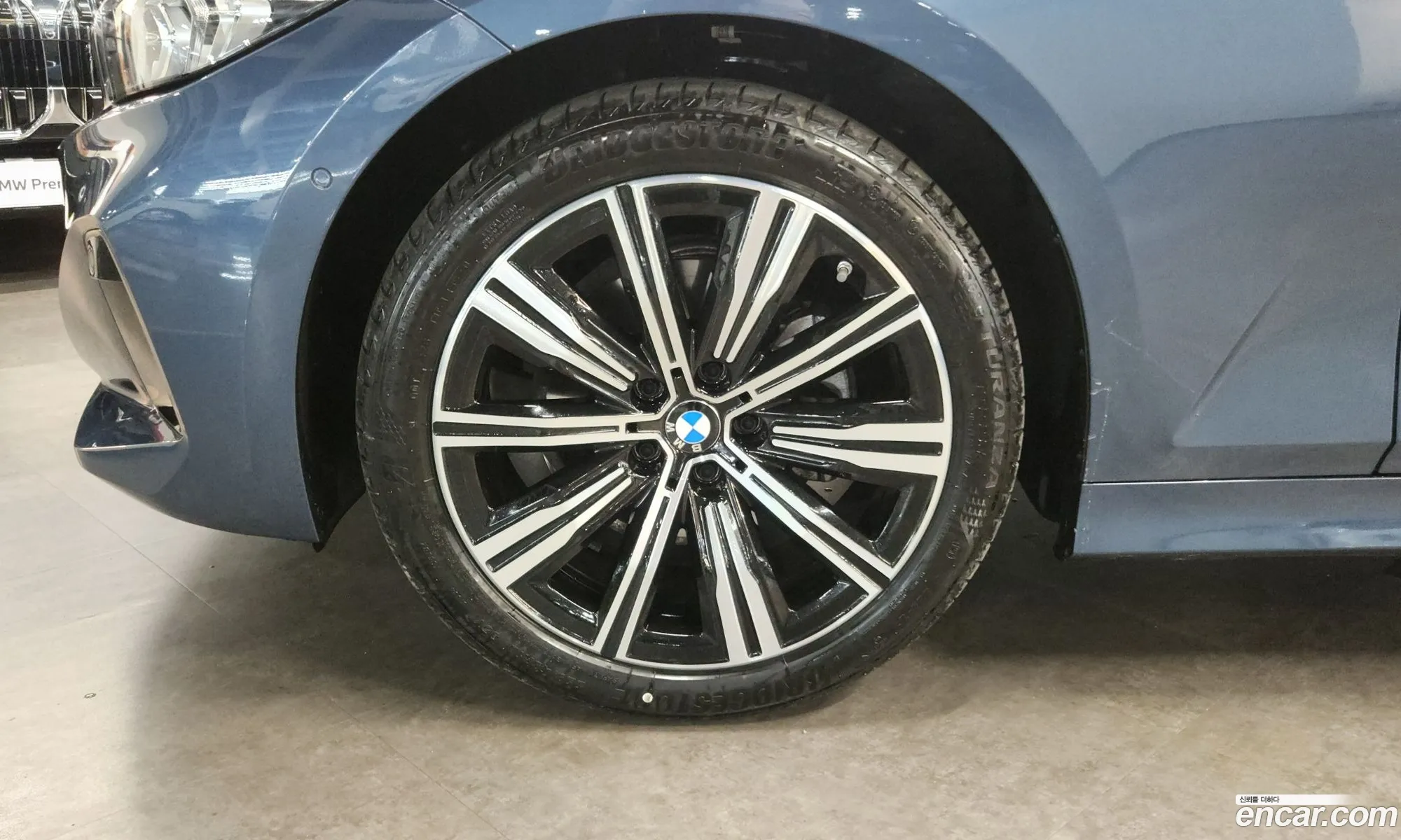 BMW 3 Series 2025 — 16