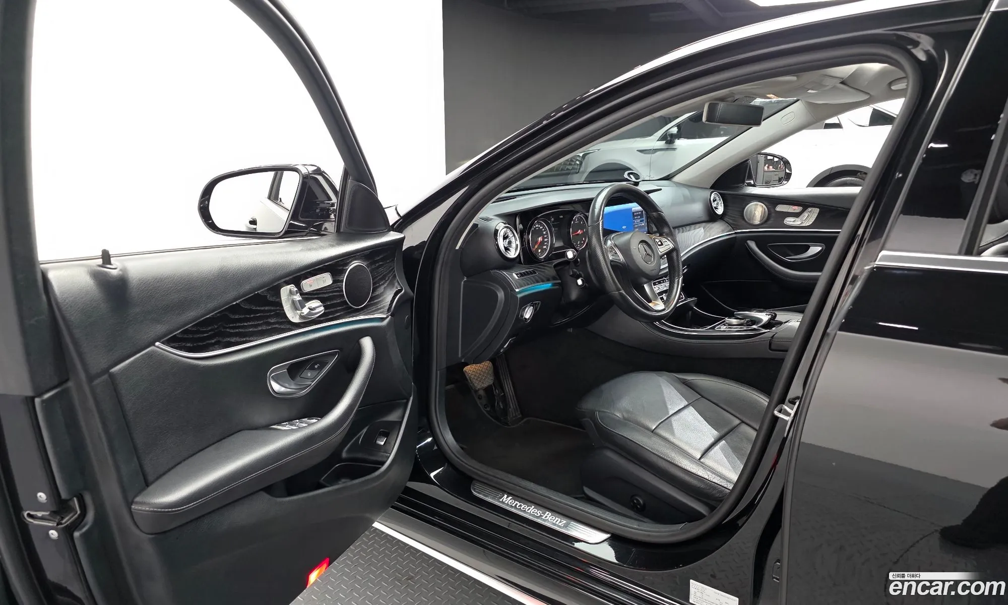 Mercedes-Benz E-Class W213 2017 WDDZF0EB6HA292233 — 14