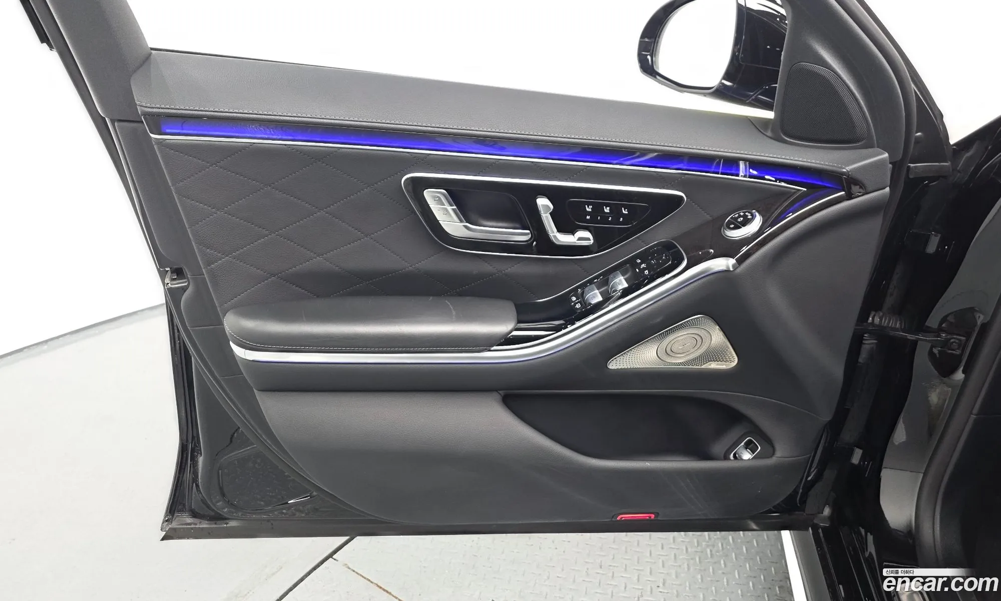 Mercedes-Benz S-Class W223 2022 — 27