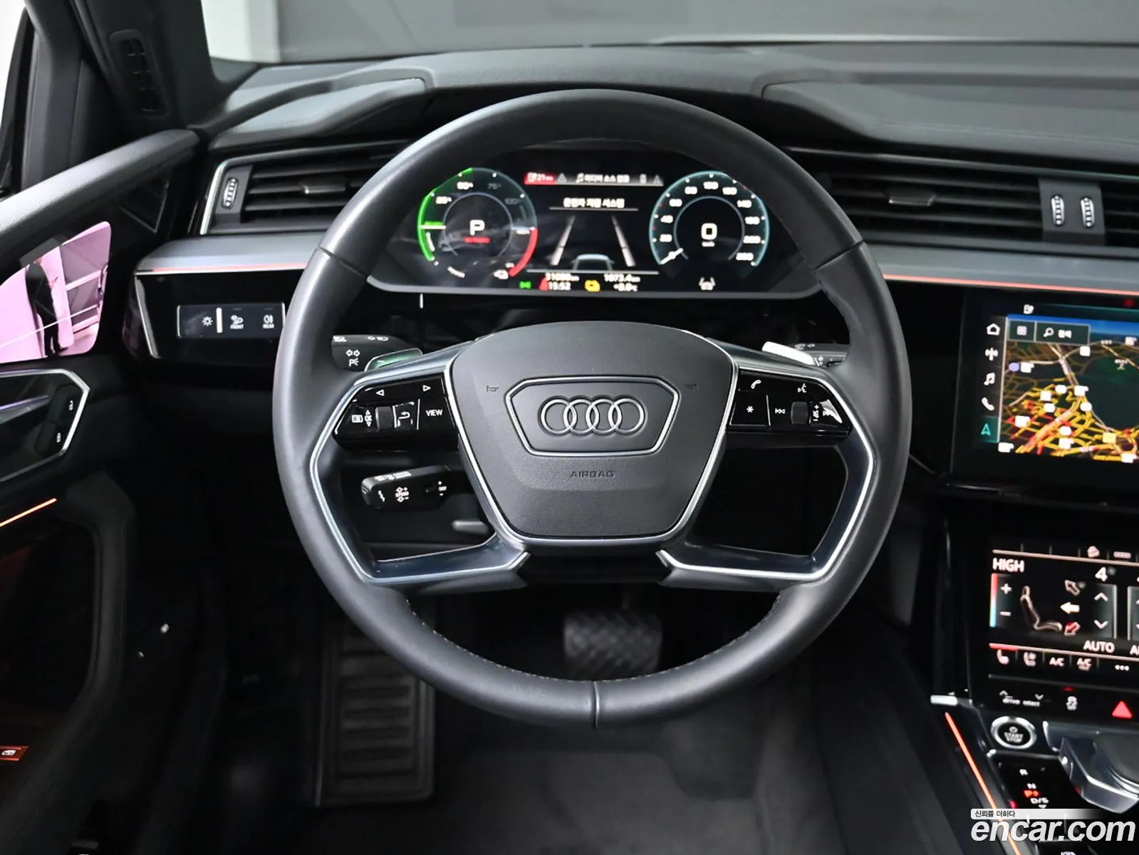 Audi e-tron 2022 — 17