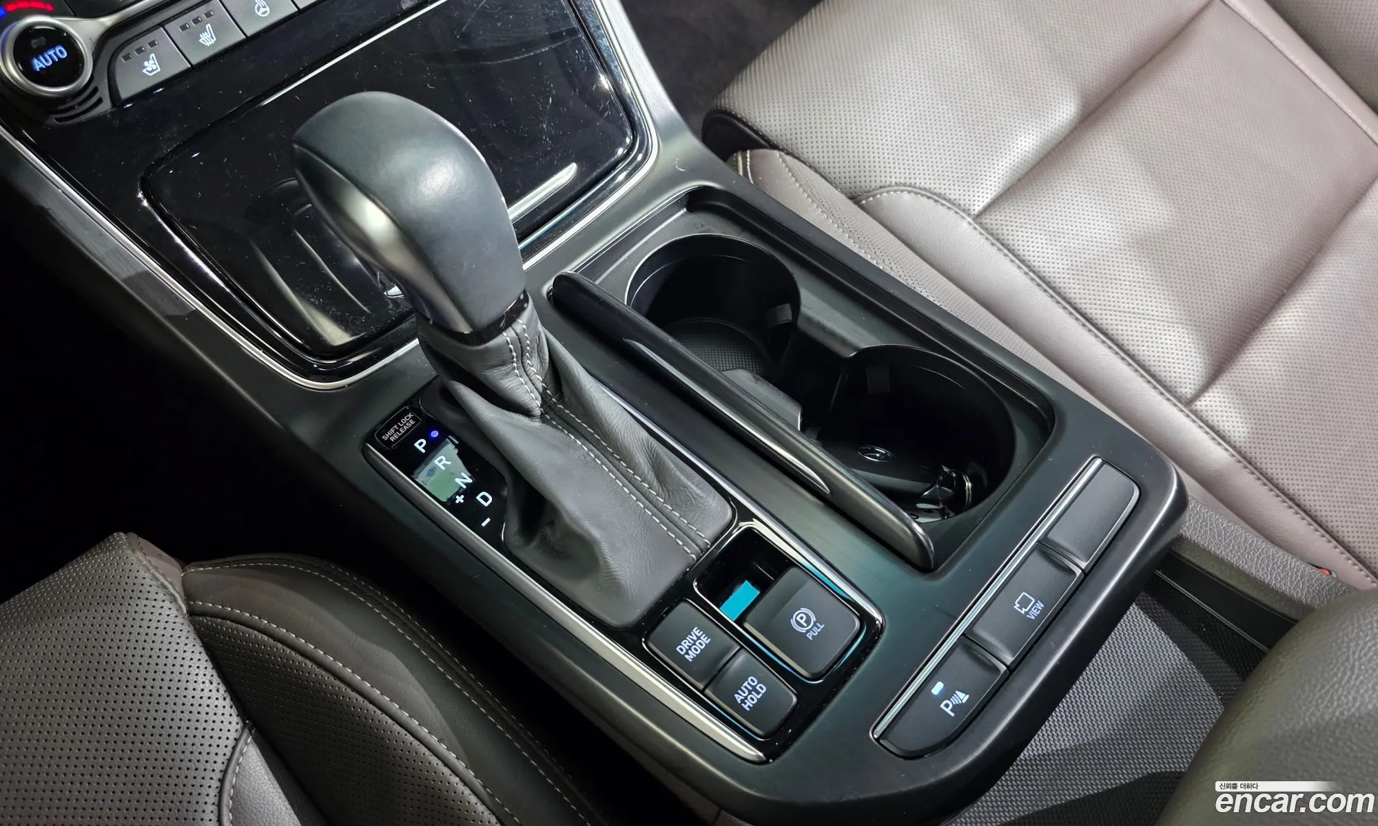 Hyundai Grandeur IG 2019 — 26