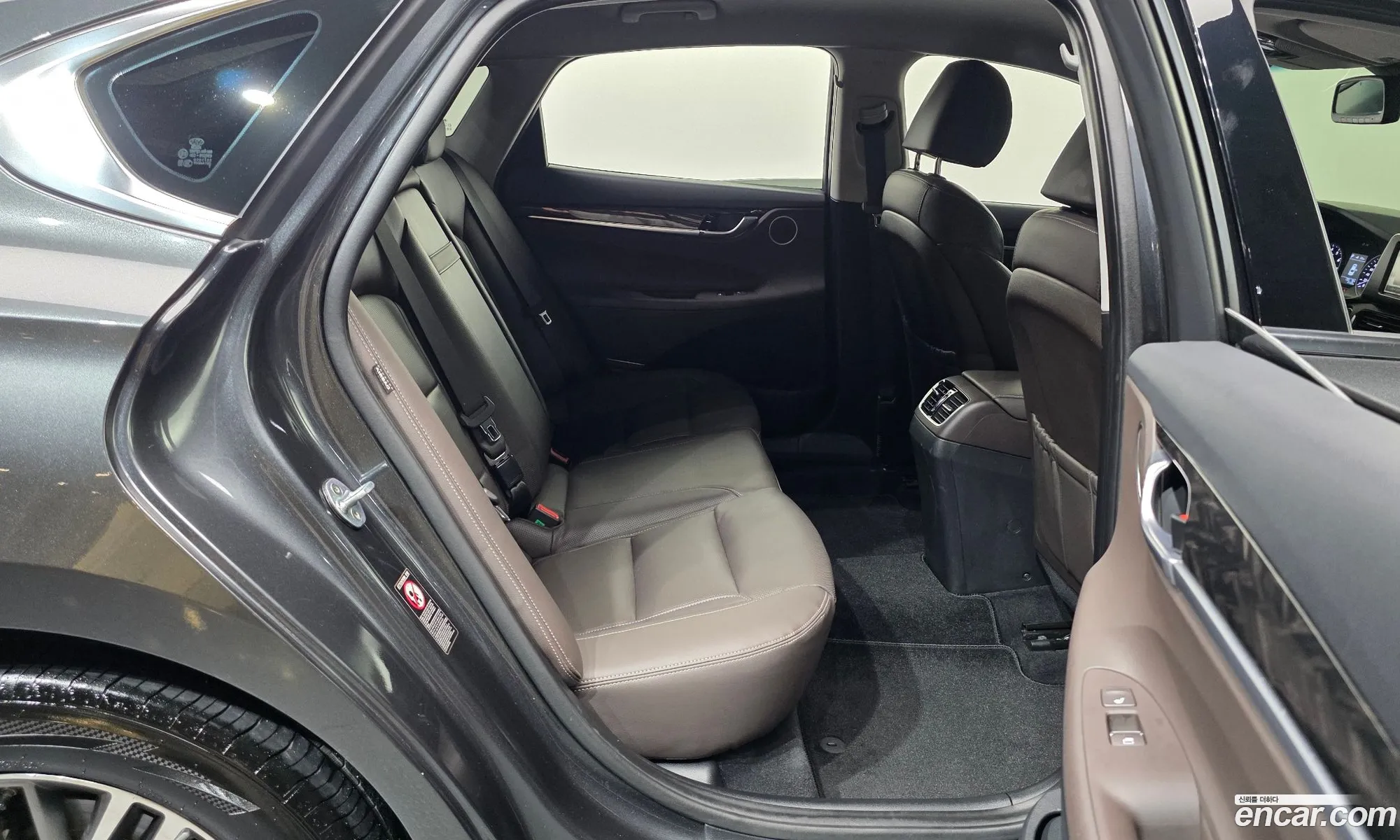 Hyundai Grandeur IG 2019 — 28