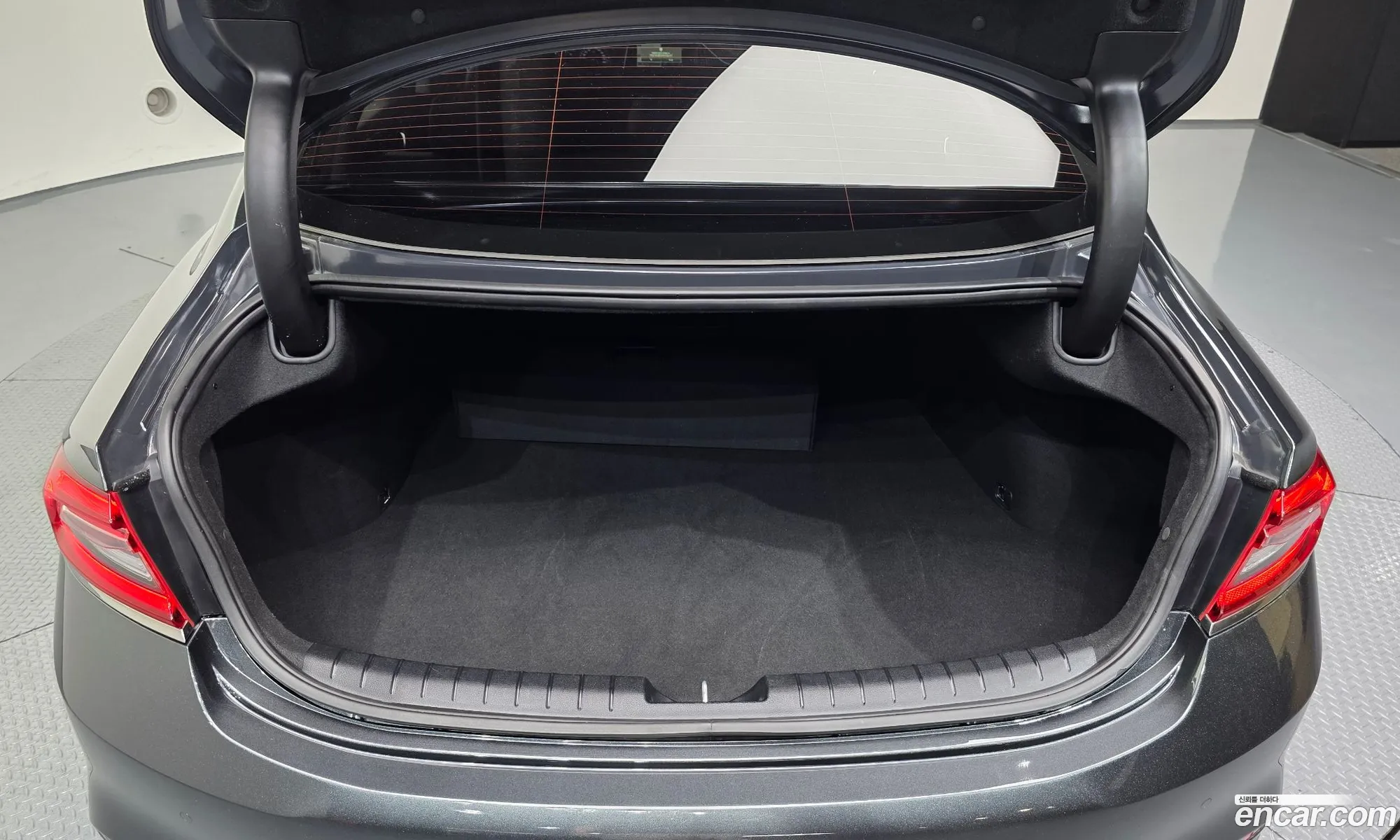 Hyundai Grandeur IG 2019 — 29