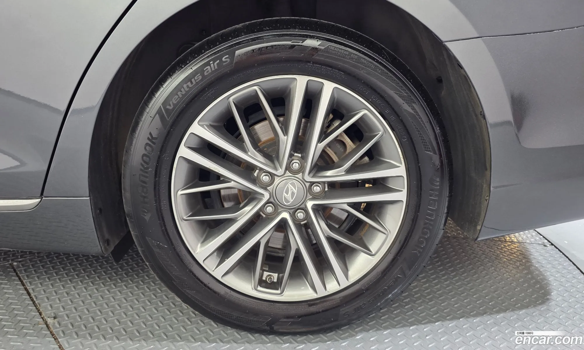 Hyundai Grandeur IG 2019 — 32