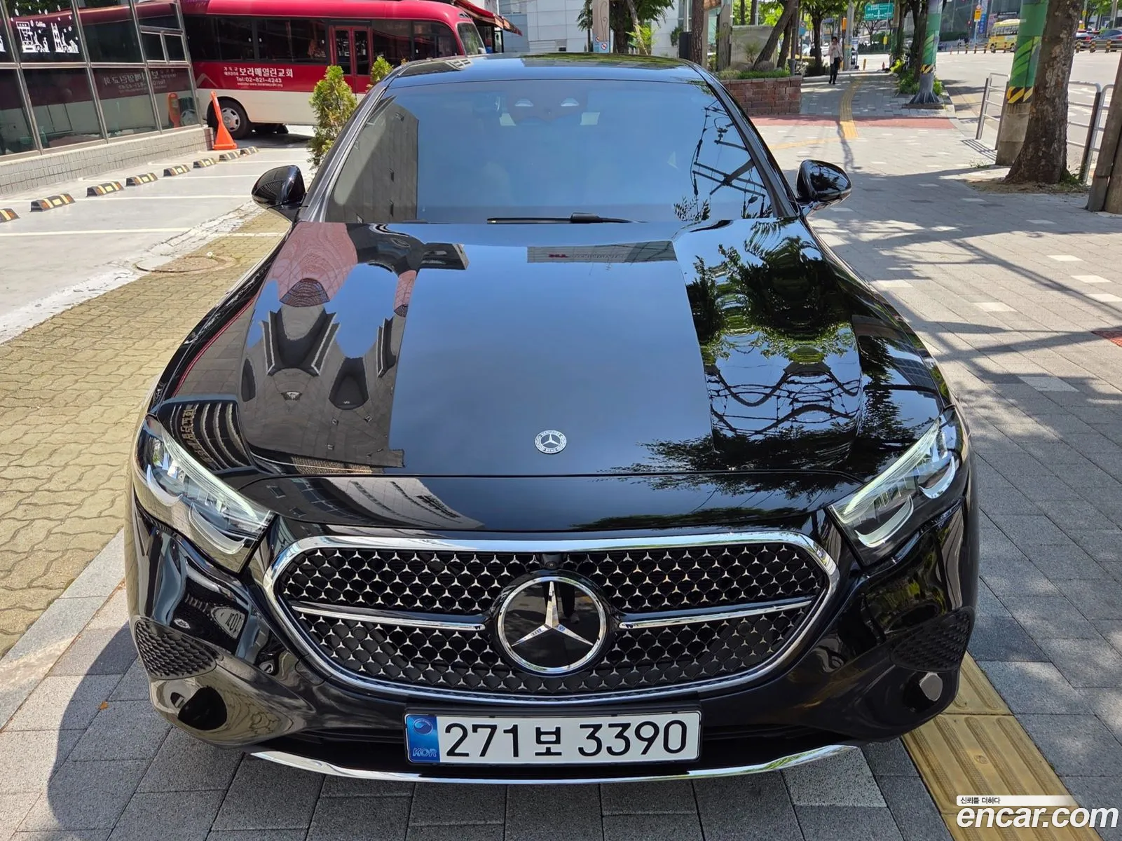 Mercedes-Benz E-Class W214 2026 — 19