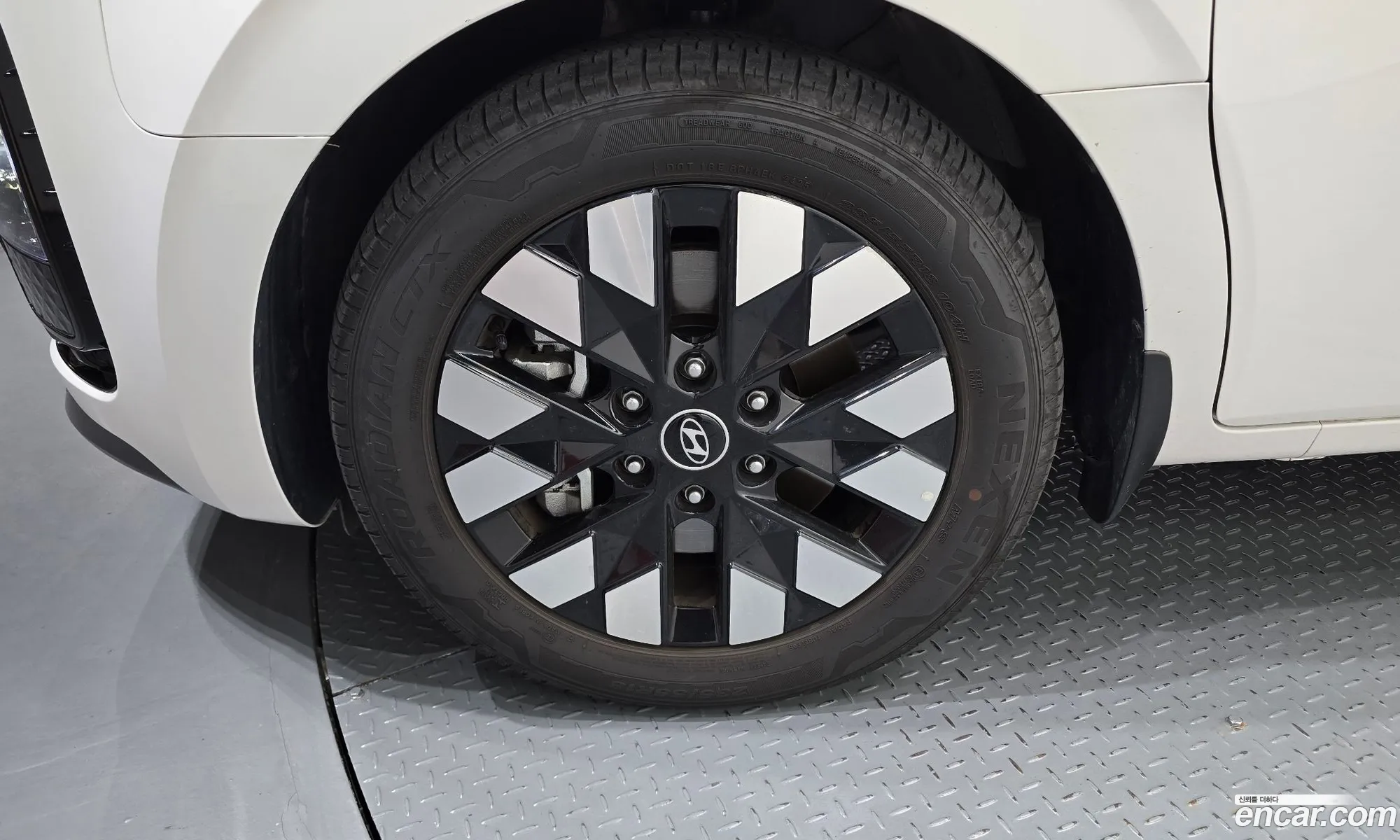 Hyundai Staria 2025 — 12