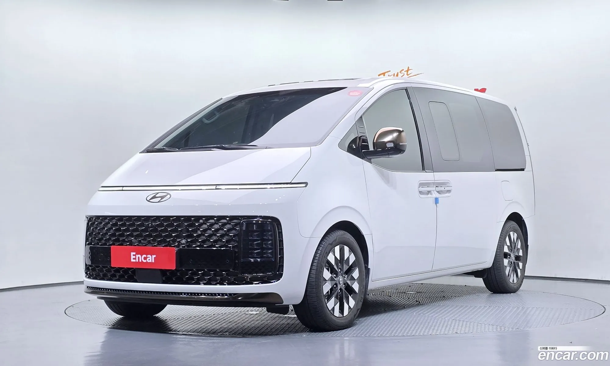 Hyundai Staria 2025 — 8