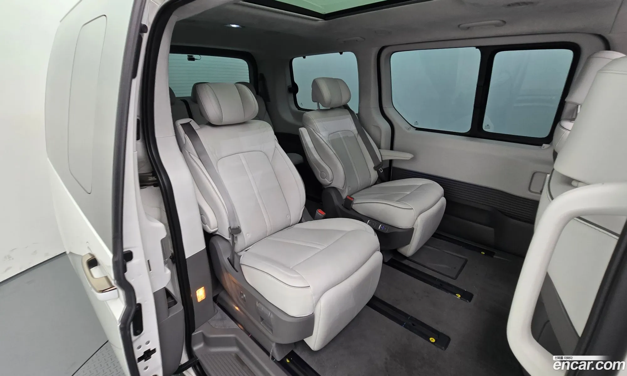 Hyundai Staria 2025 — 11
