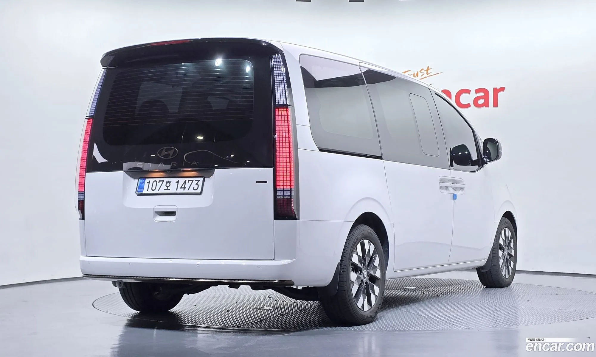 Hyundai Staria 2025 — 3