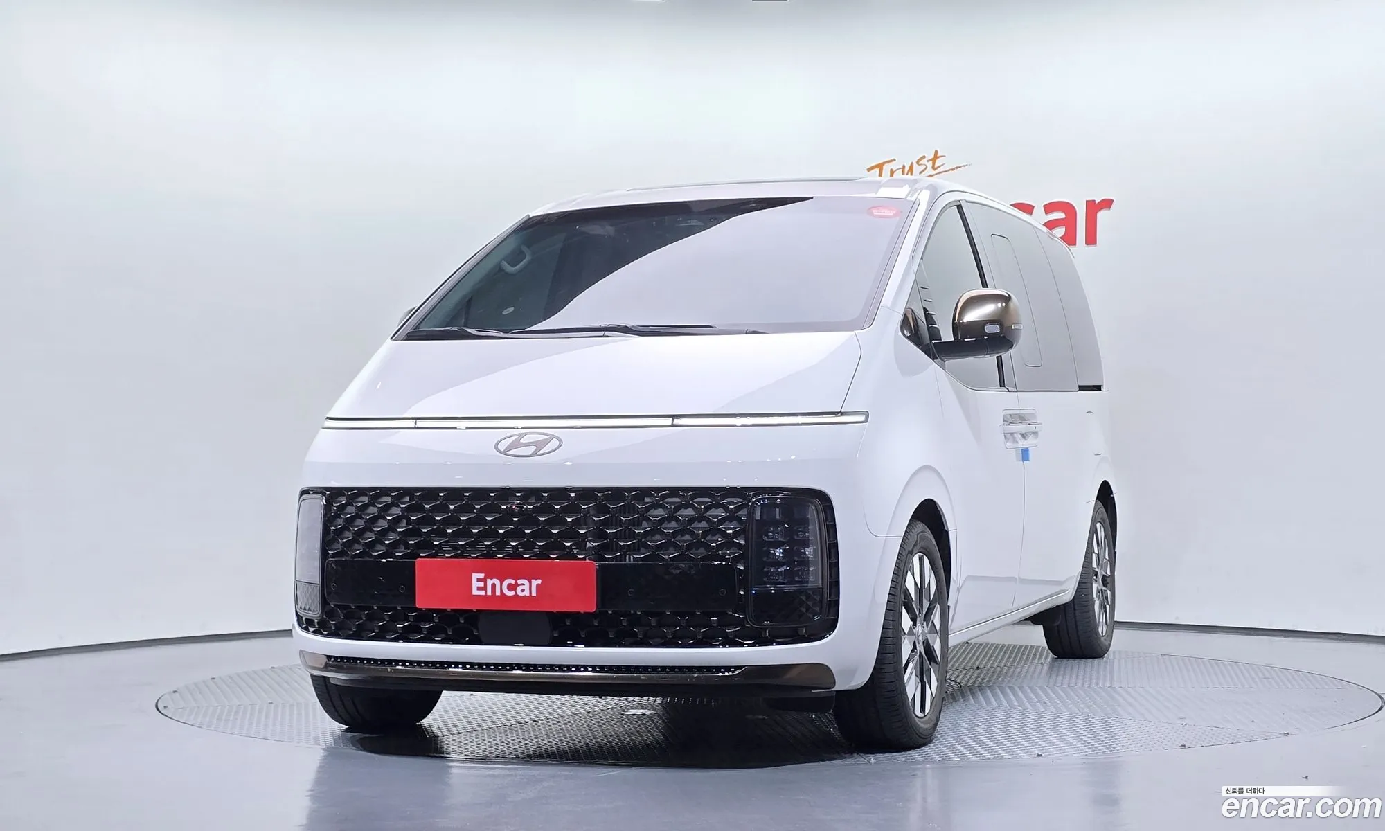Hyundai Staria 2025 — 18