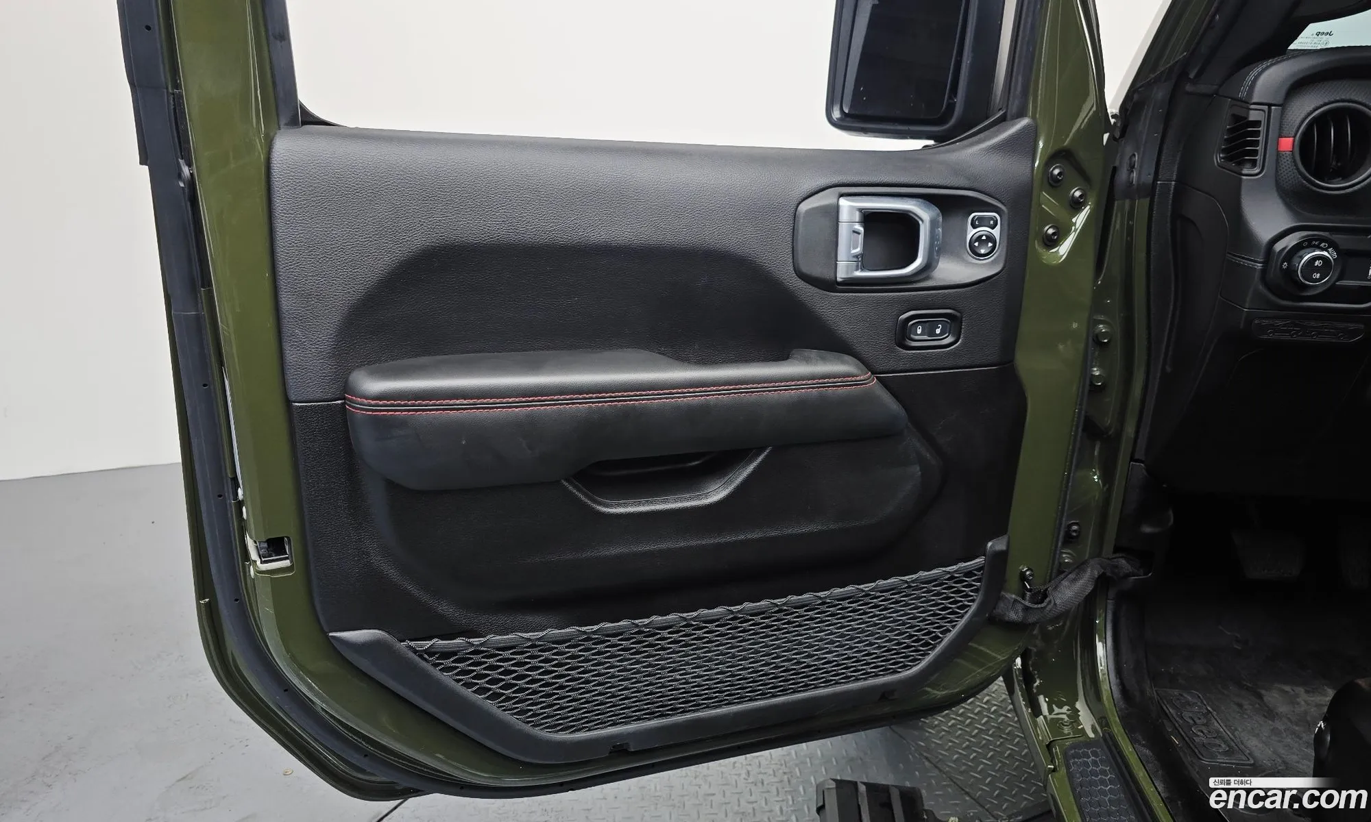 Jeep Wrangler 2024 — 8