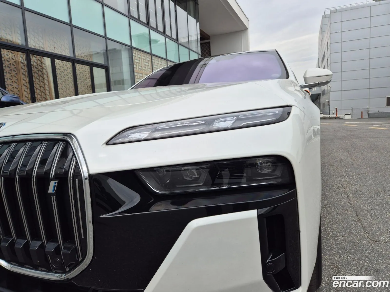 BMW i7