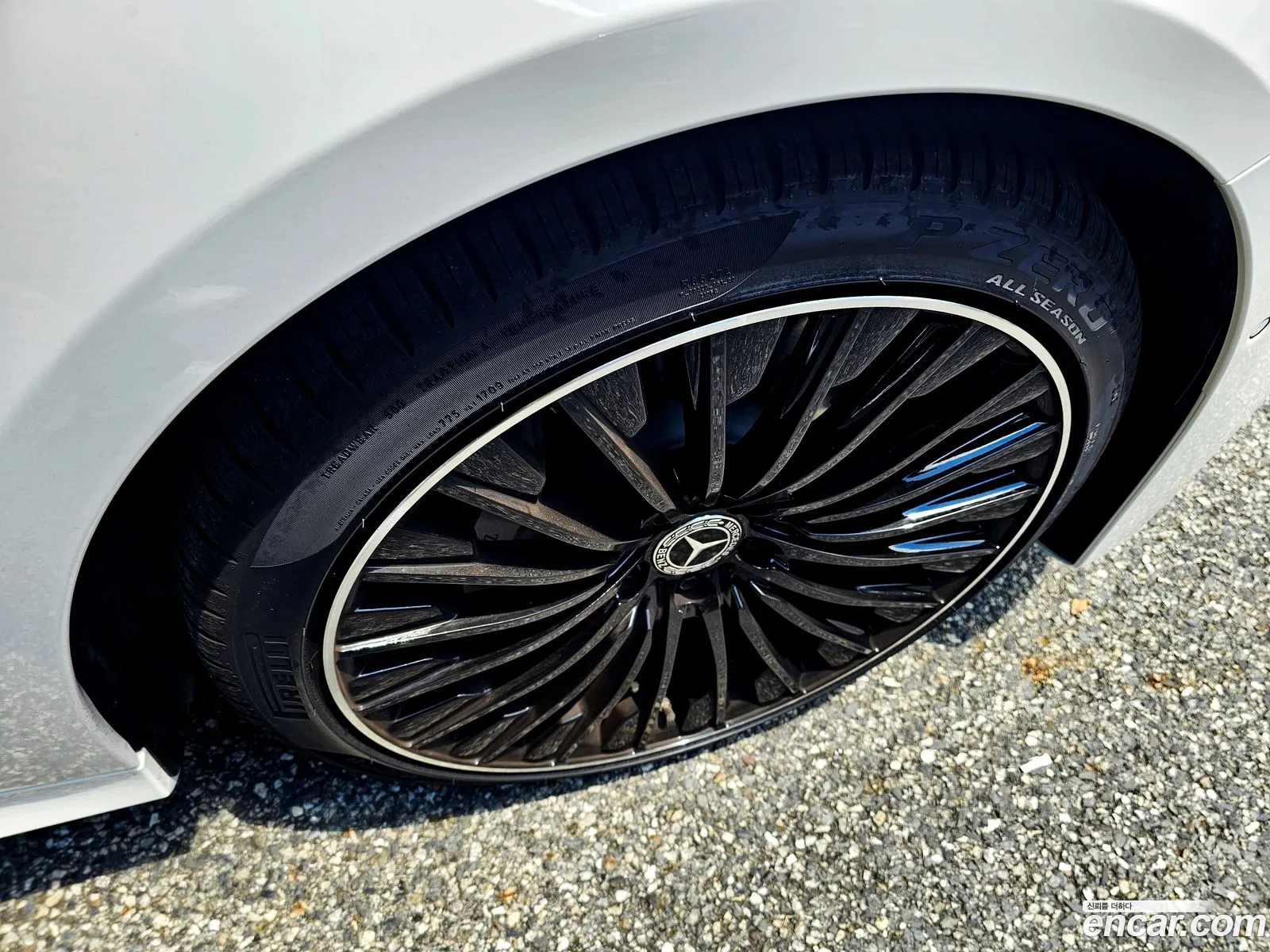 Mercedes-Benz E-Class W214 2025 — 14