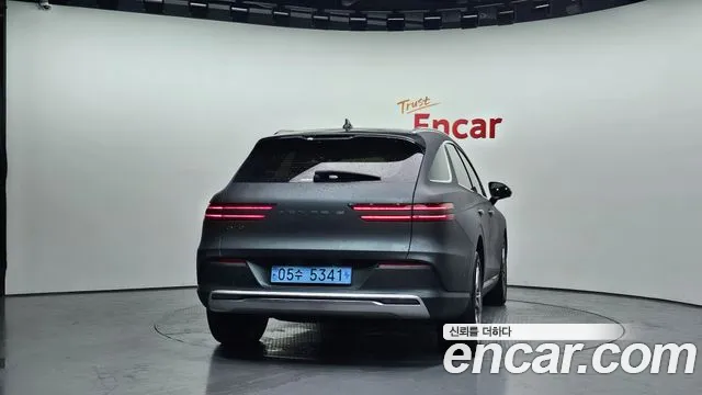 Genesis Electrified GV70 2022 — 3