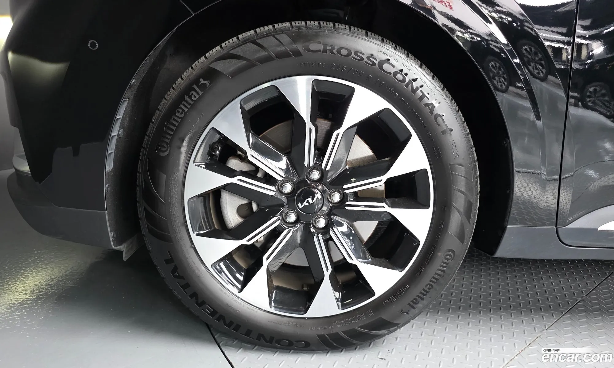 Kia Carnival 2023 KNANE813BPS347622 — 3
