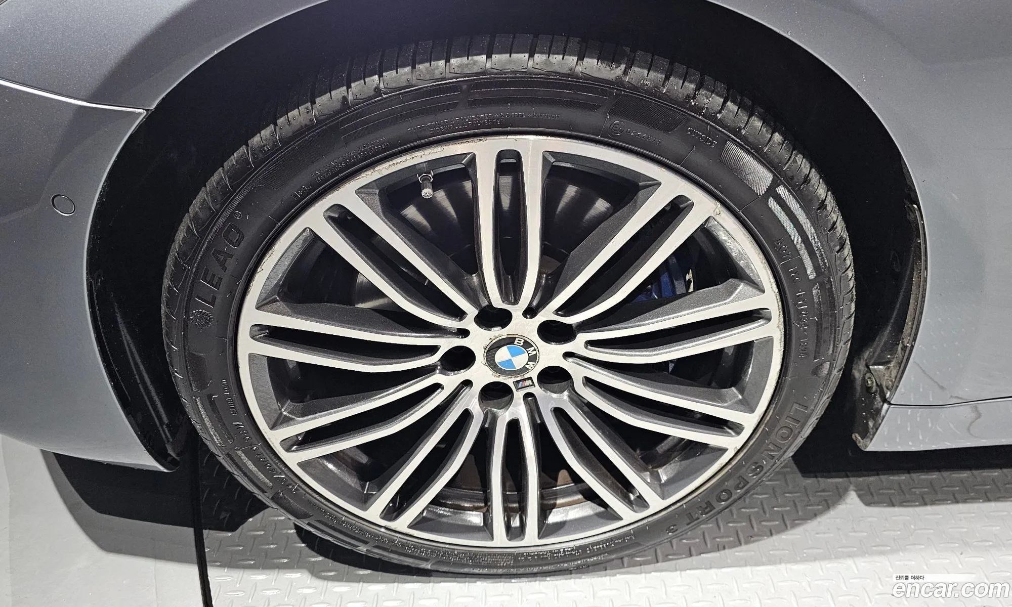 BMW 5 Series 2019 WBAJD9109KWC84448 — 18