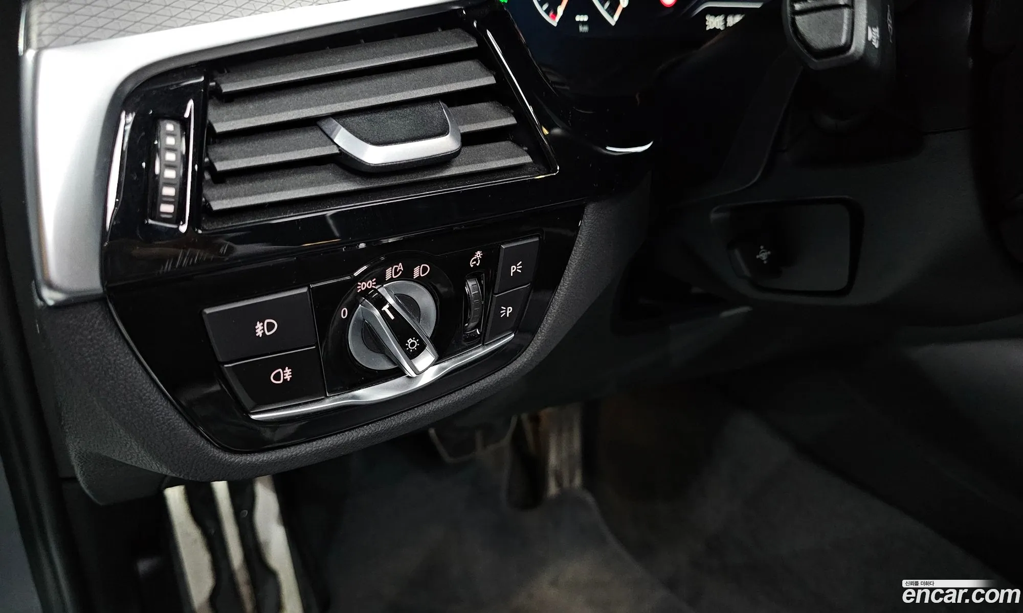 BMW 5 Series 2019 WBAJD9109KWC84448 — 14