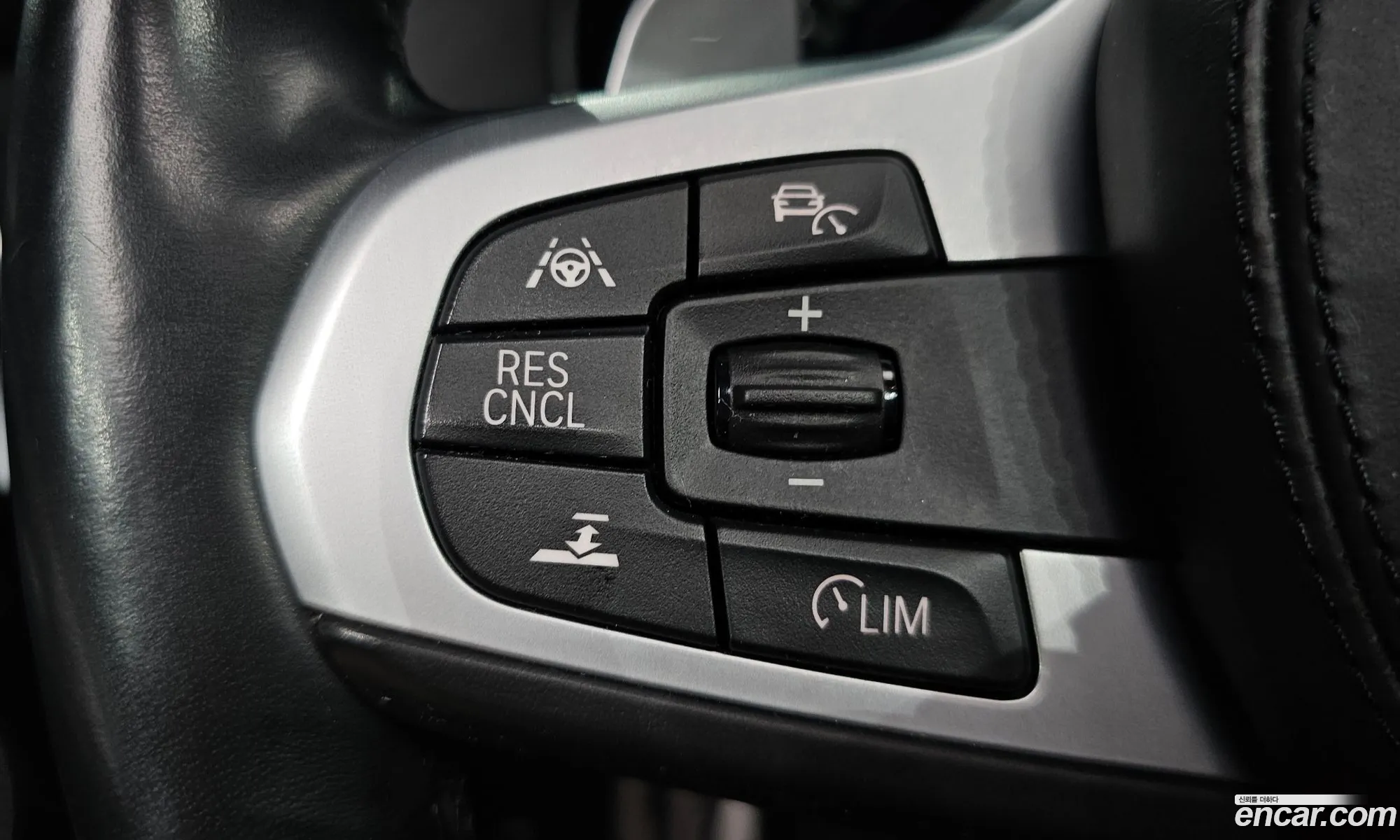 BMW 5 Series 2019 WBAJD9109KWC84448 — 17