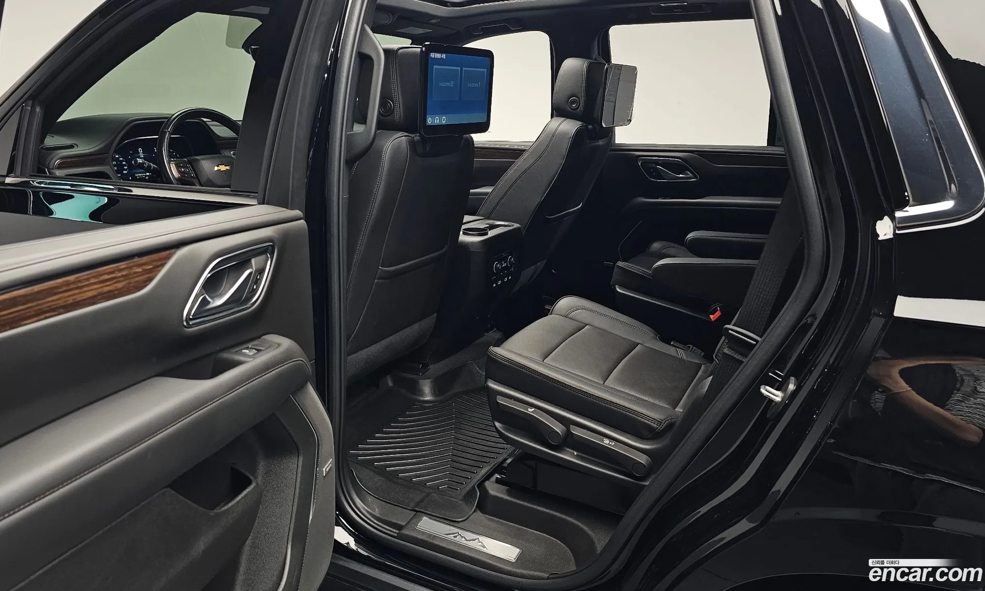 Chevrolet (GM Daewoo) Tahoe 2022 — 29