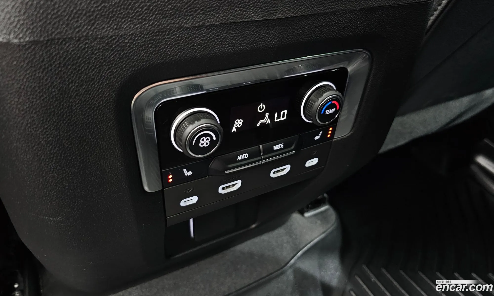 Chevrolet (GM Daewoo) Tahoe 2022 — 16