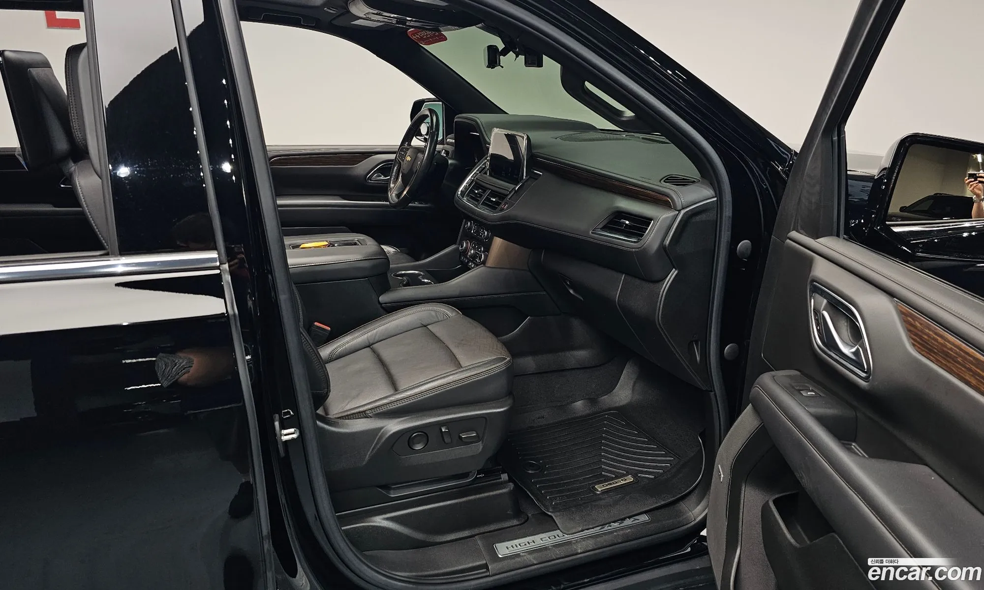 Chevrolet (GM Daewoo) Tahoe 2022 — 26