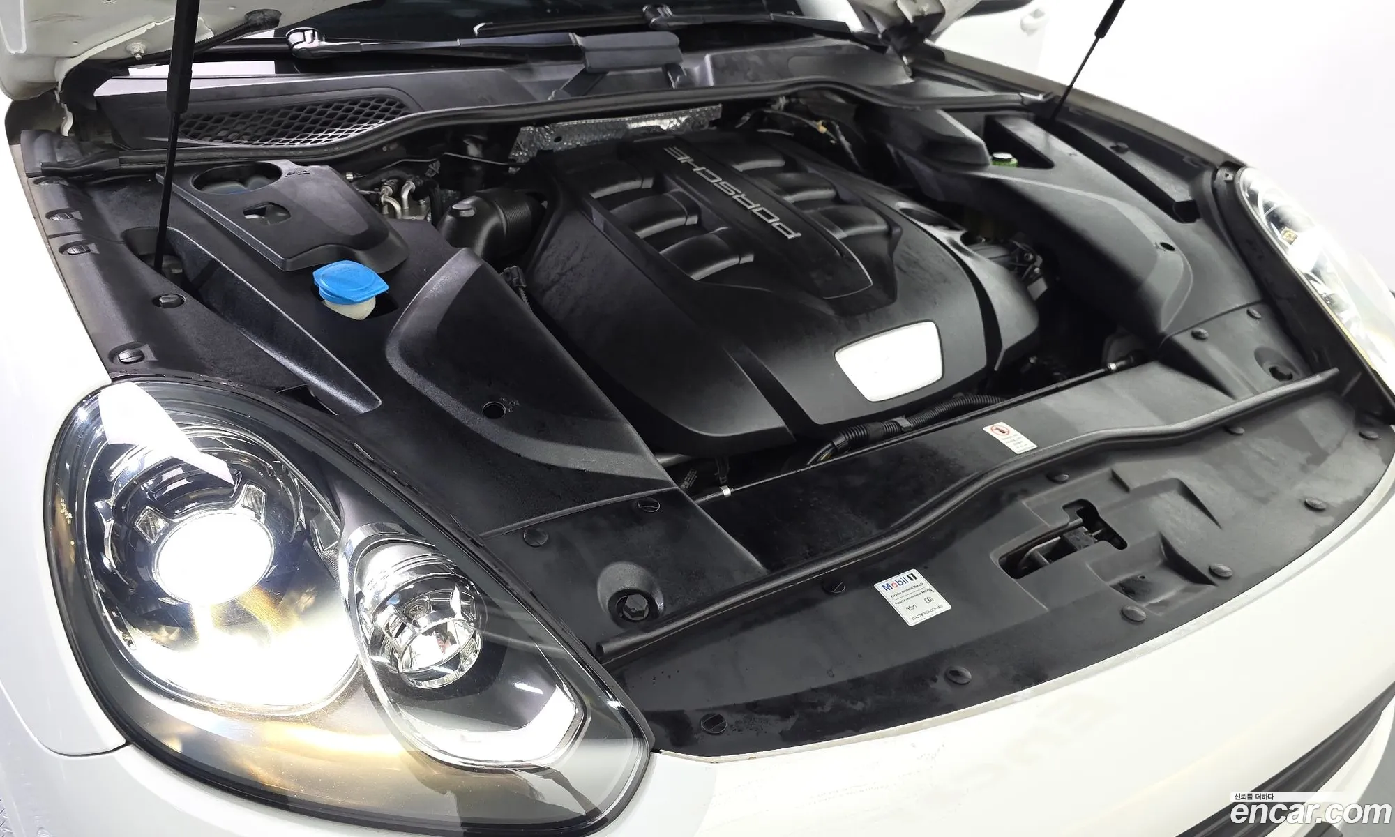 Porsche Cayenne 2017 WP1AF2928HLA30469 — 10