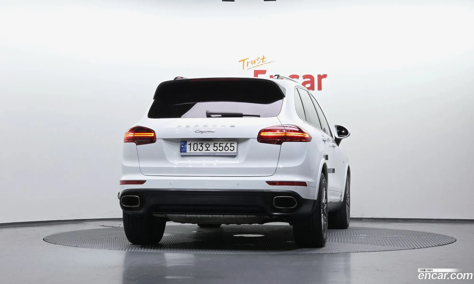 Porsche Cayenne 2017 WP1AF2928HLA30469 — 17
