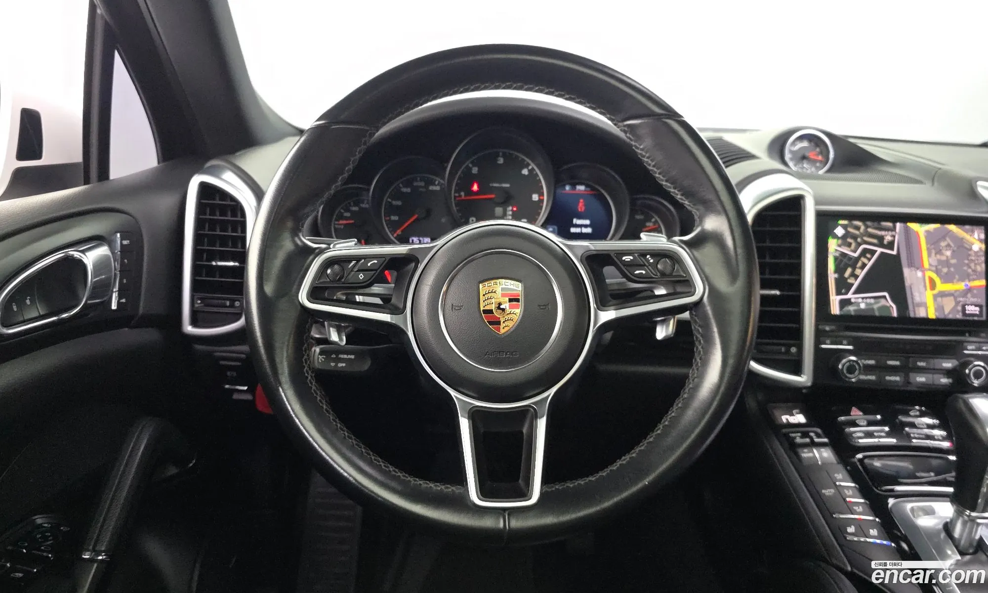 Porsche Cayenne 2017 WP1AF2928HLA30469 — 3