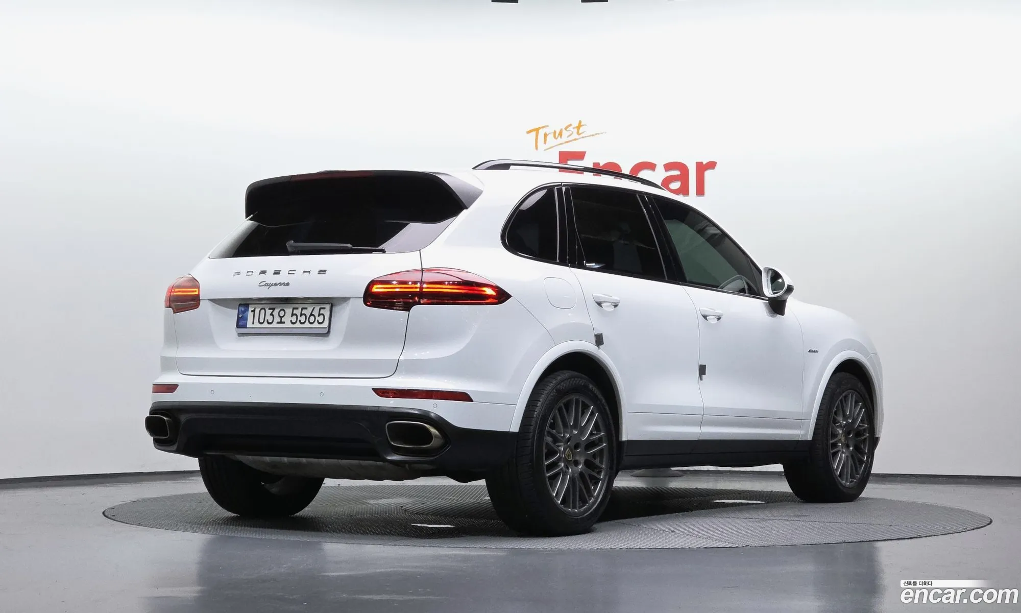 Porsche Cayenne 2017 WP1AF2928HLA30469 — 5