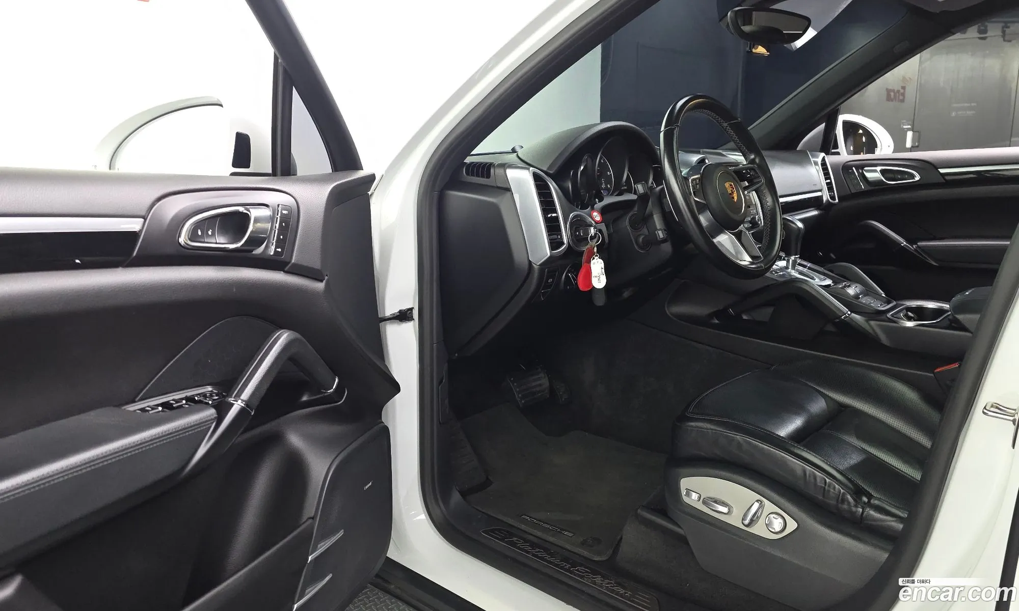 Porsche Cayenne 2017 WP1AF2928HLA30469 — 18