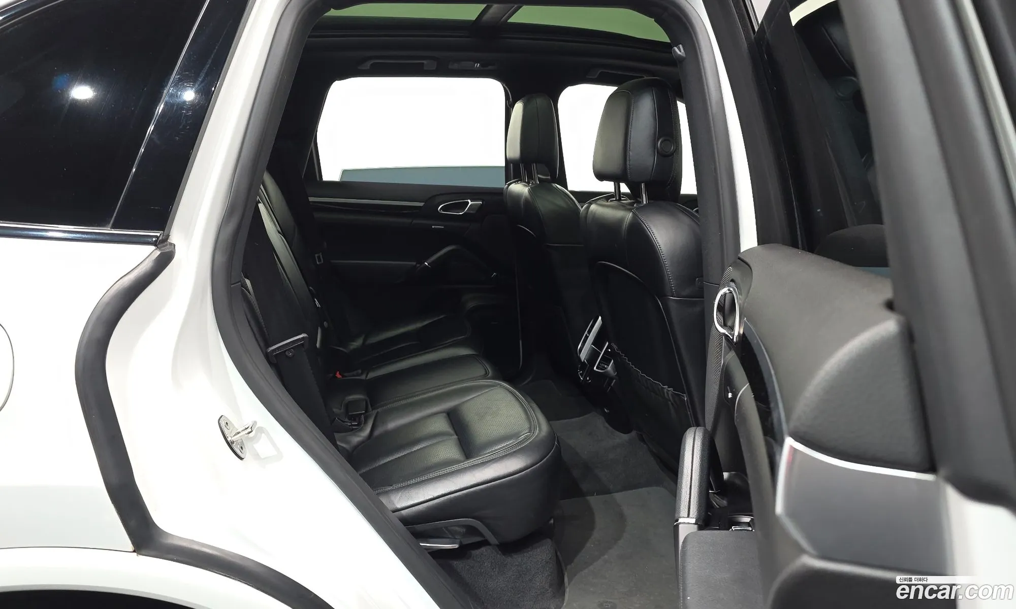 Porsche Cayenne 2017 WP1AF2928HLA30469 — 12