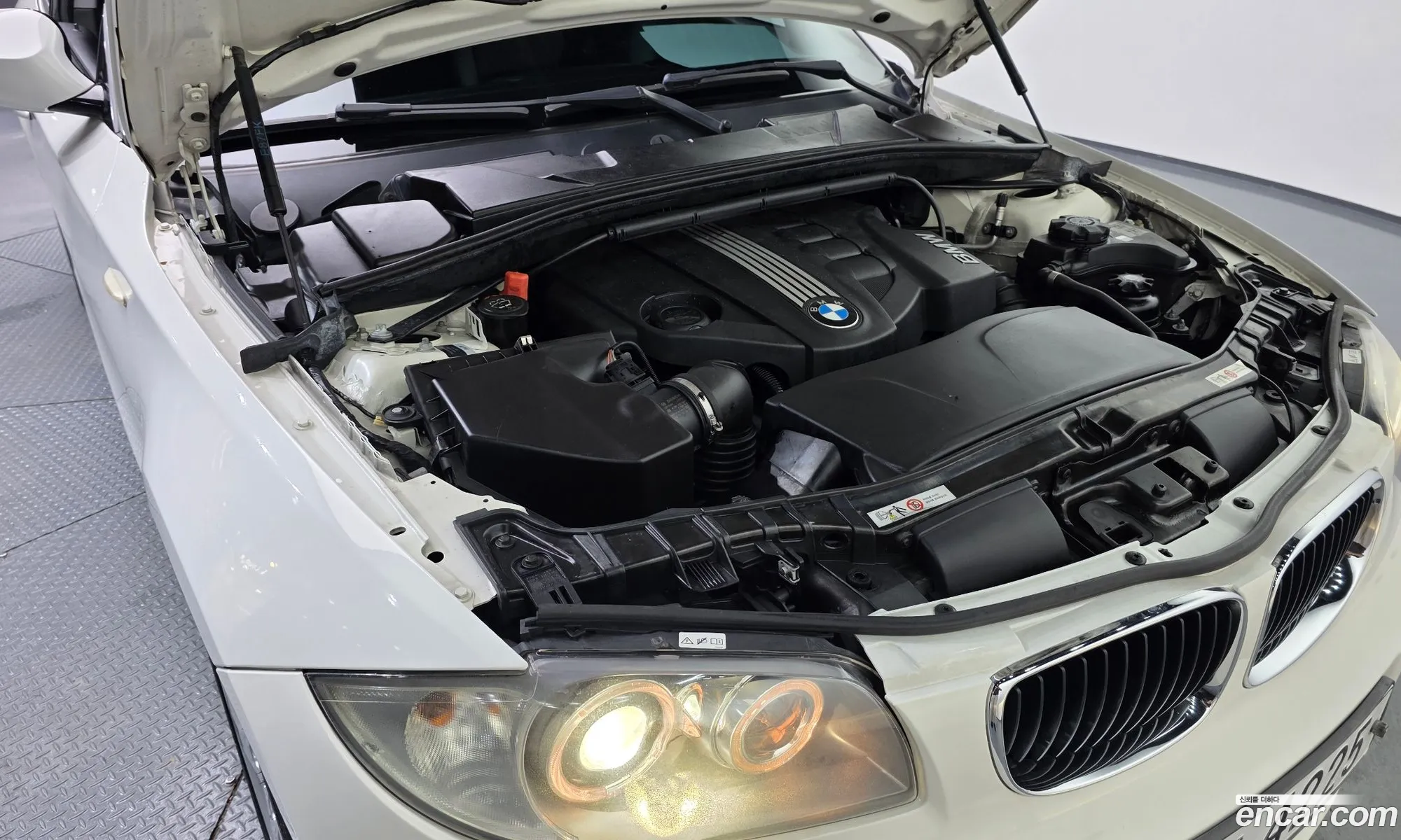 BMW 1 Series 2010 WBAUR3108AVL40702 — 10