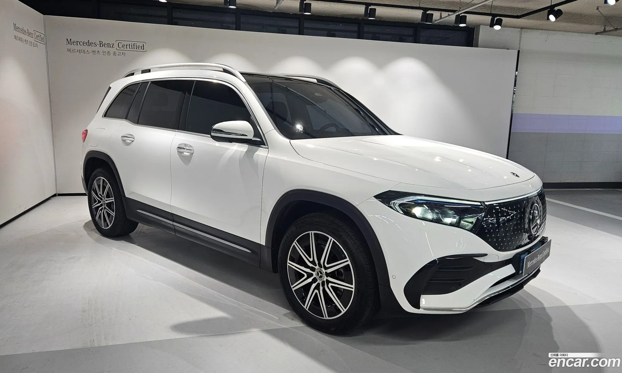 Mercedes-Benz EQB X243 2025 — 18