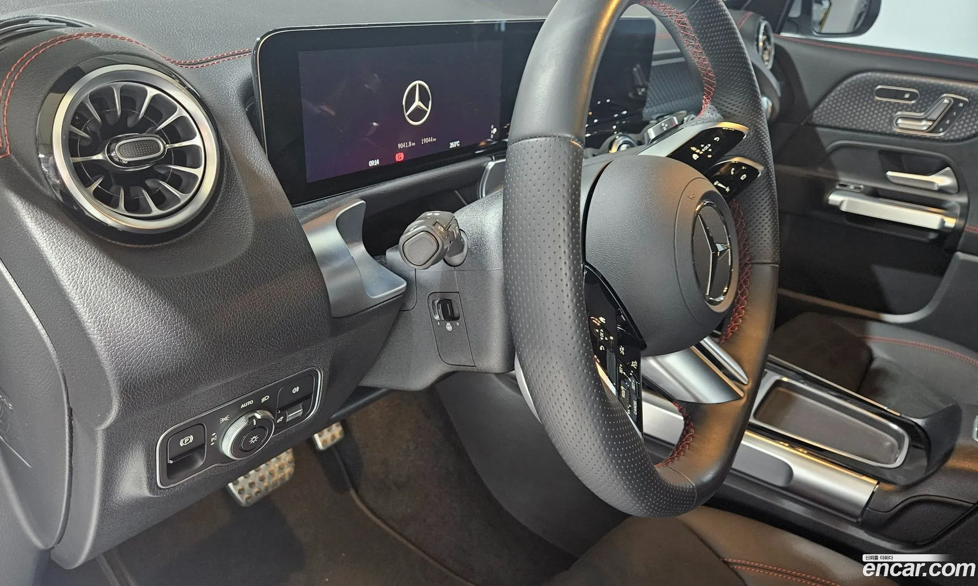 Mercedes-Benz EQB X243 2025 — 12