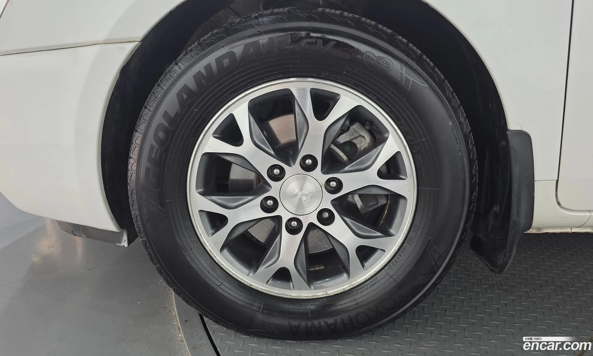 Kia Carnival R 2013 — 18