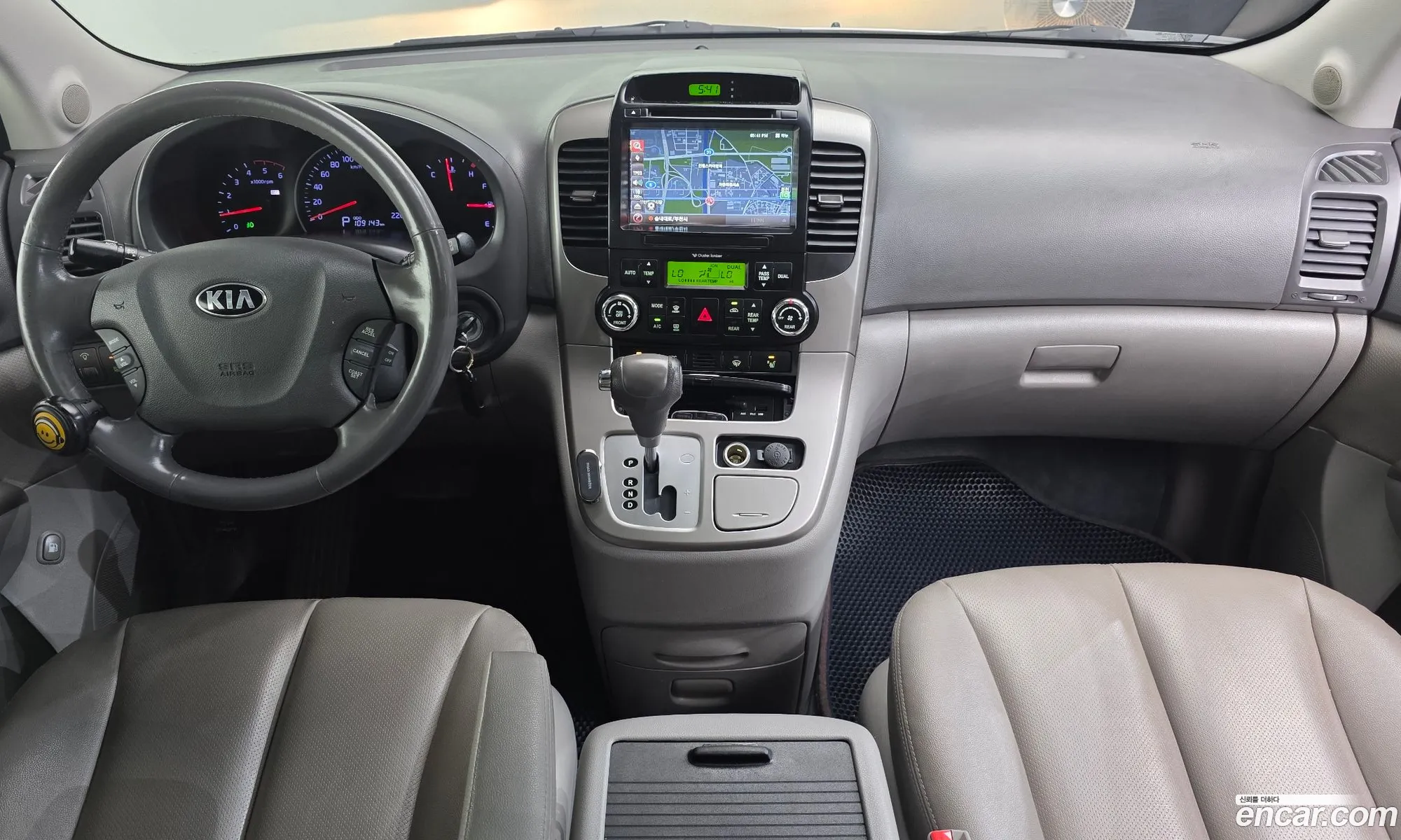 Kia Carnival R 2013 — 14