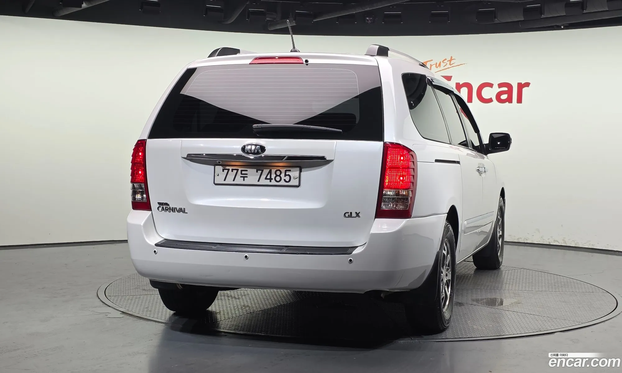 Kia Carnival R 2013 — 4