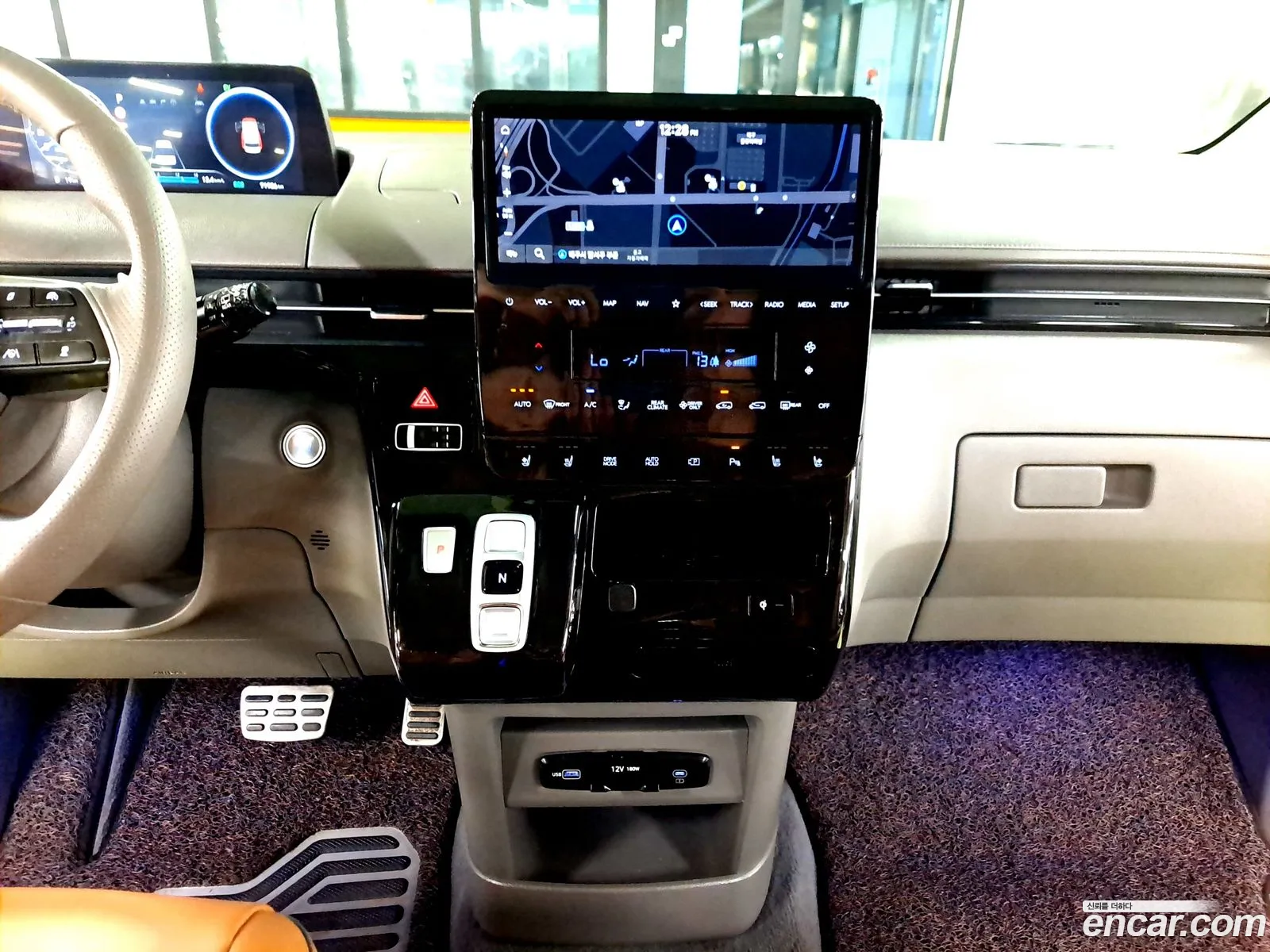 Hyundai Staria 2024 — 12