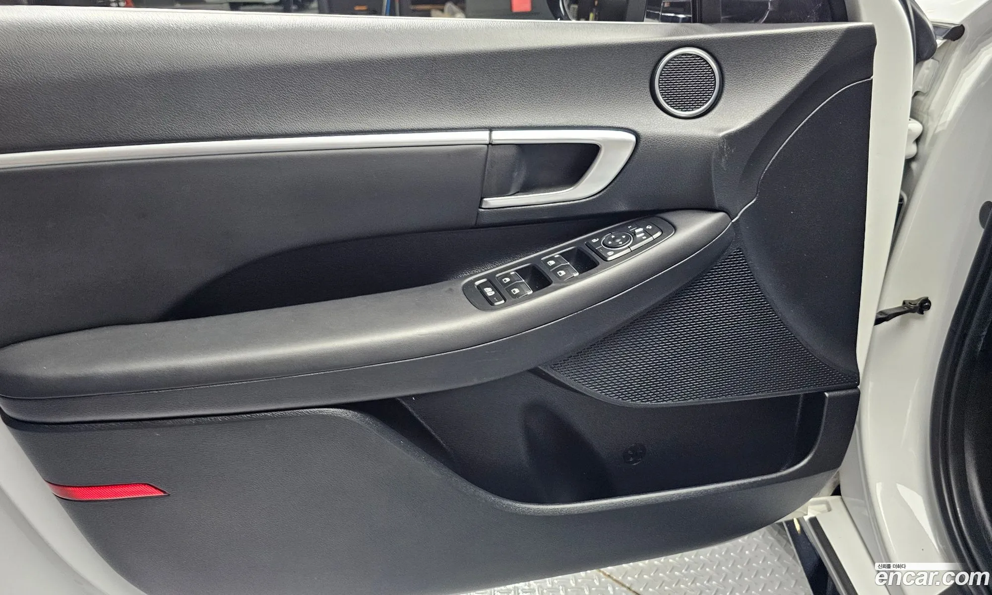 Hyundai Sonata 2022 — 28