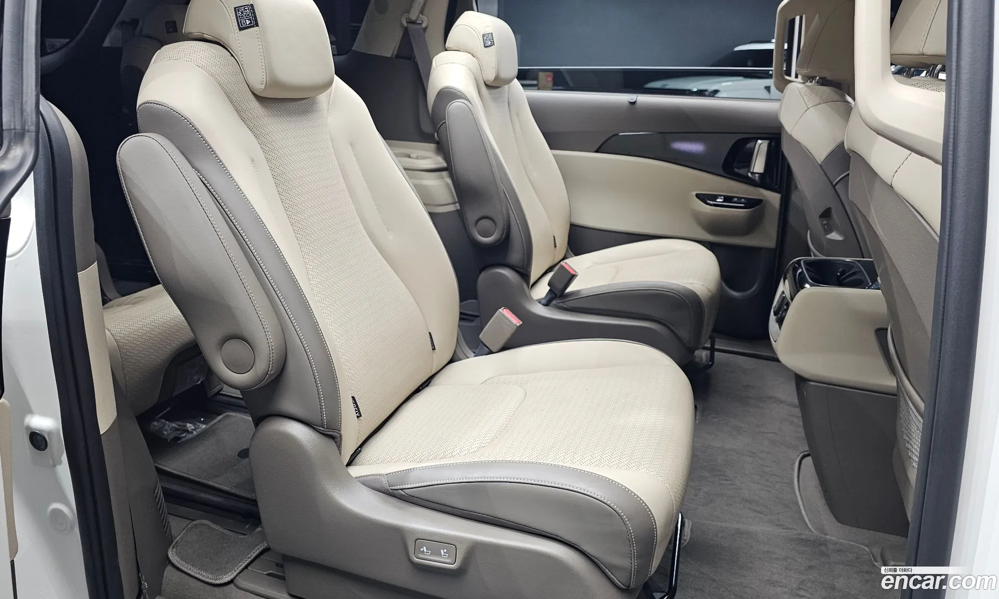 Kia Carnival 2022 — 22