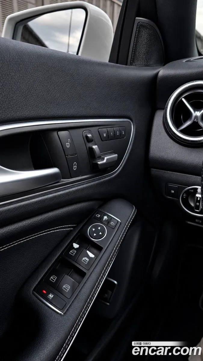 Mercedes-Benz CLA-Class C117 2014 — 2