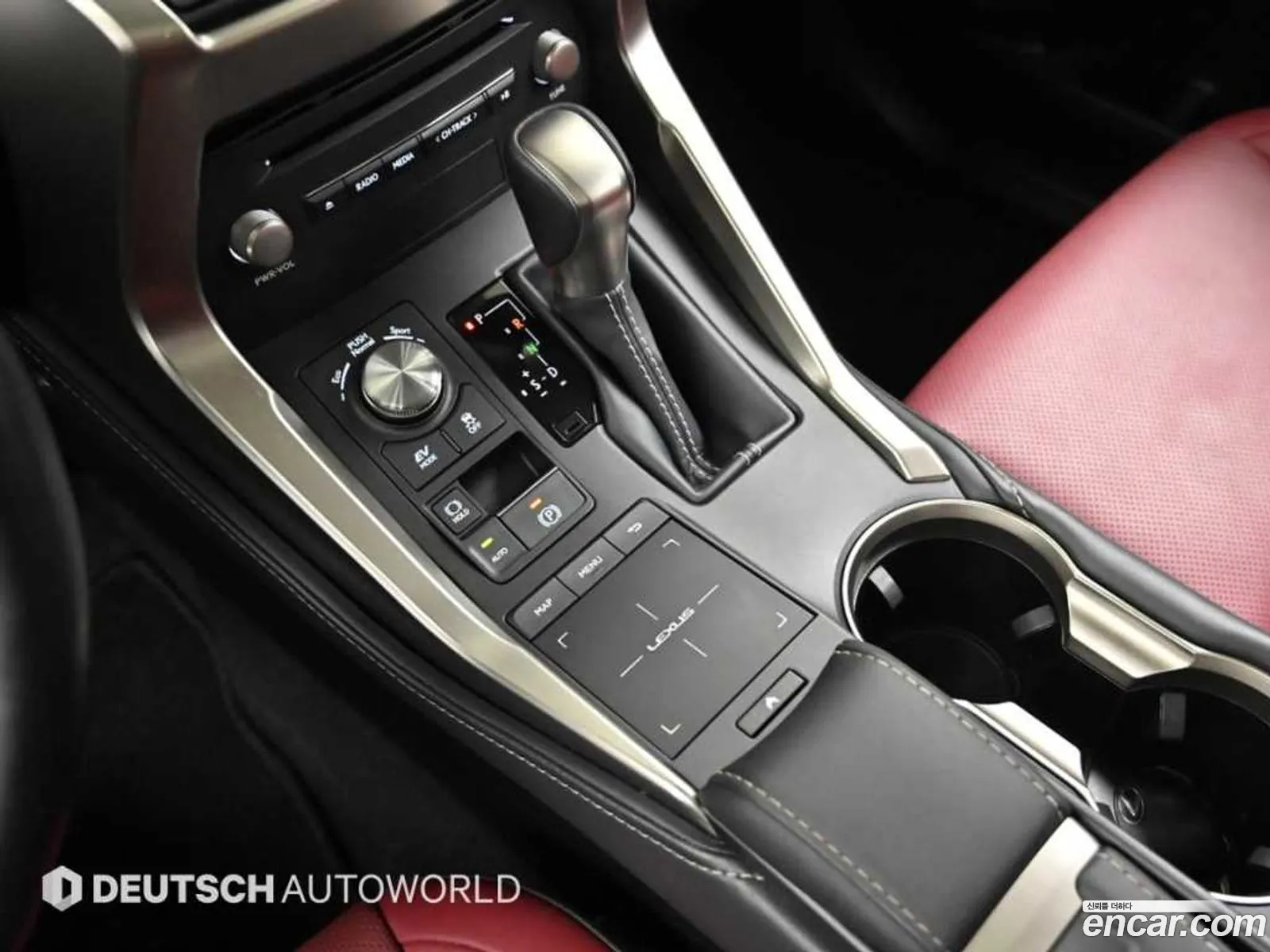 Lexus NX300h 2021 — 16
