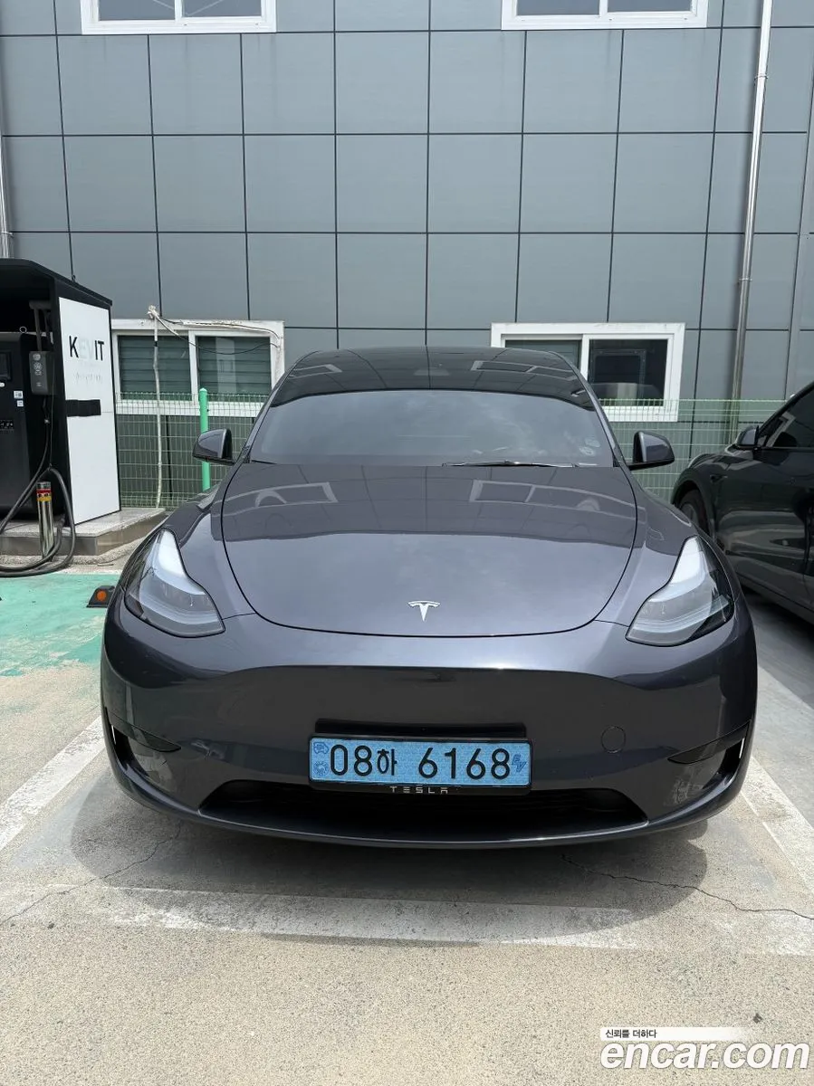 Tesla Model Y 2023 — 15