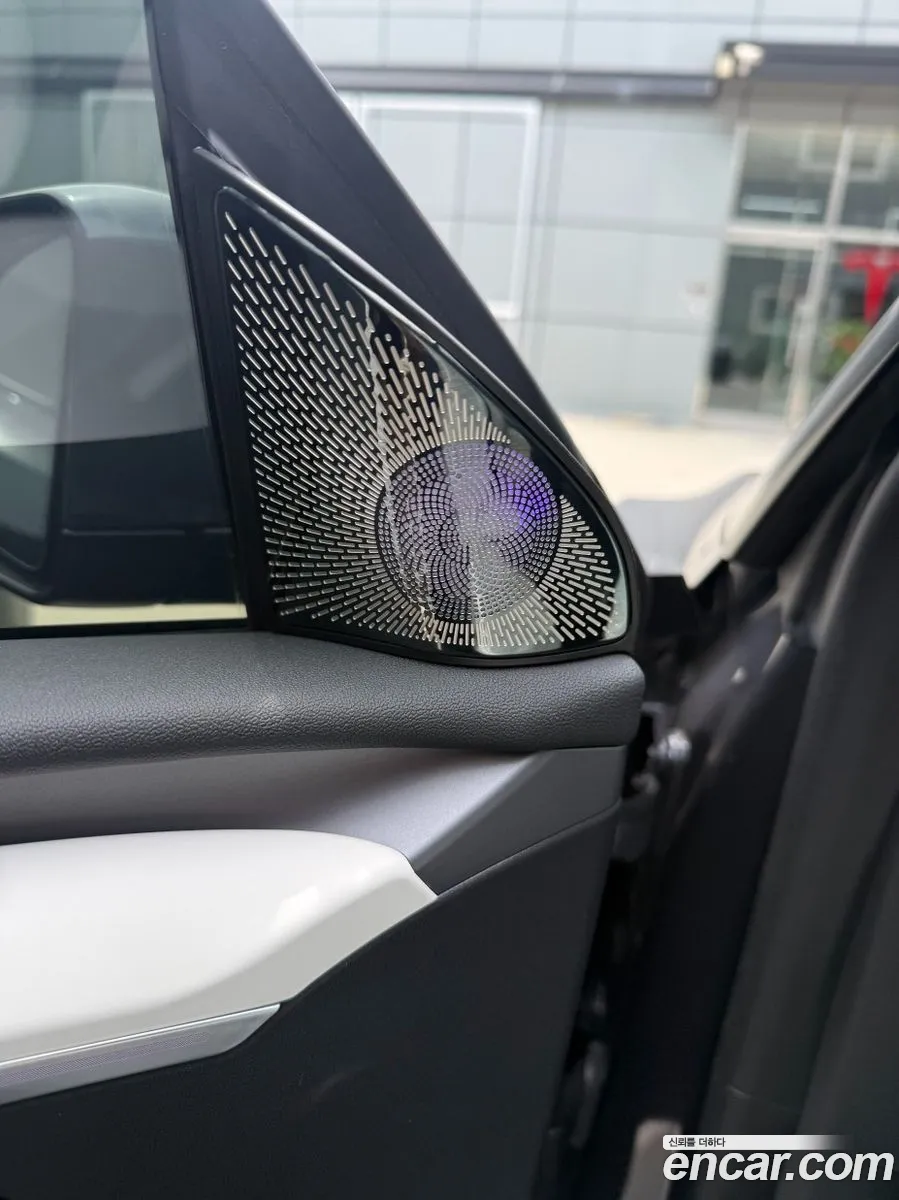 Tesla Model Y 2023 — 9