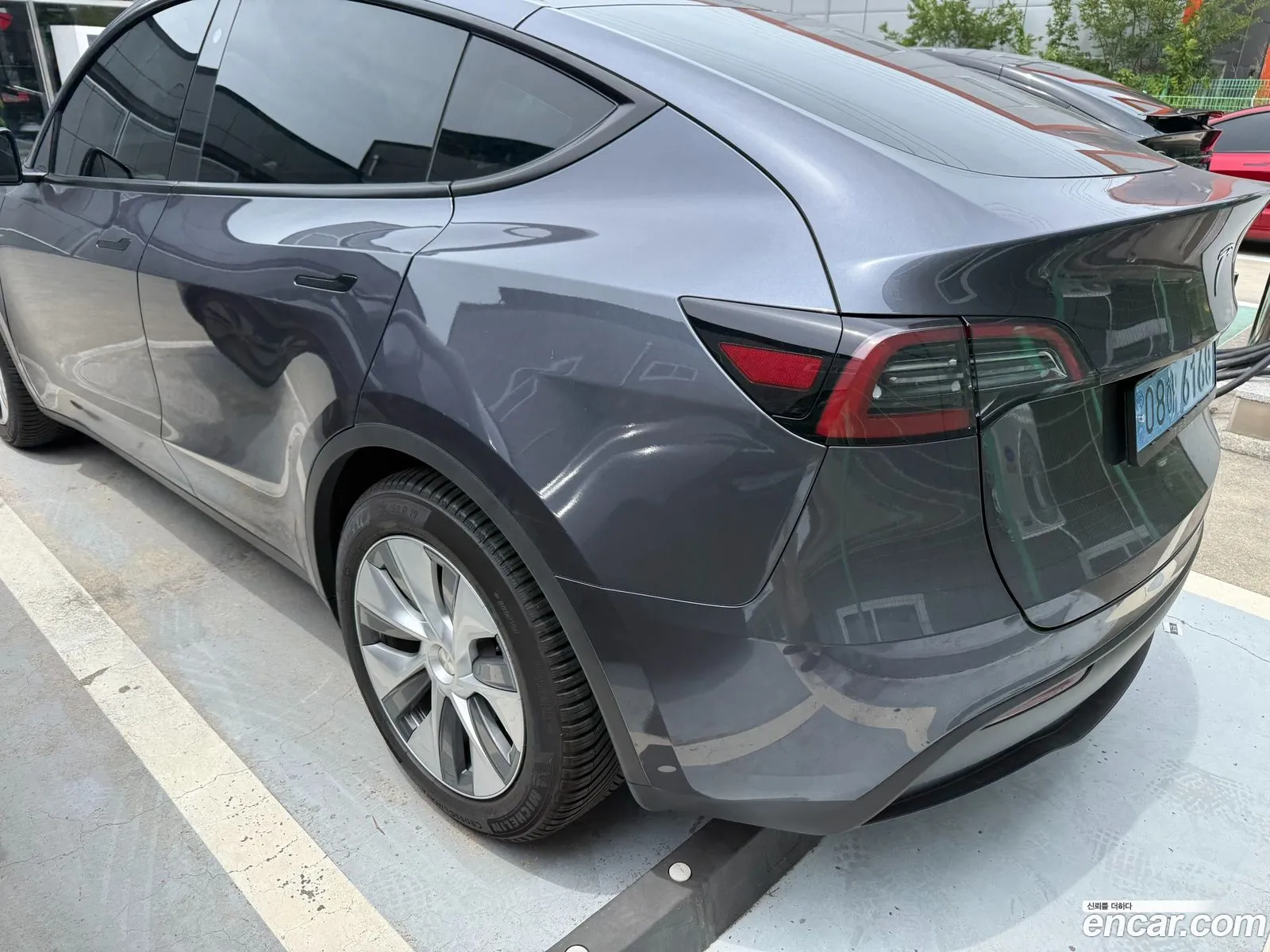 Tesla Model Y 2023 — 13